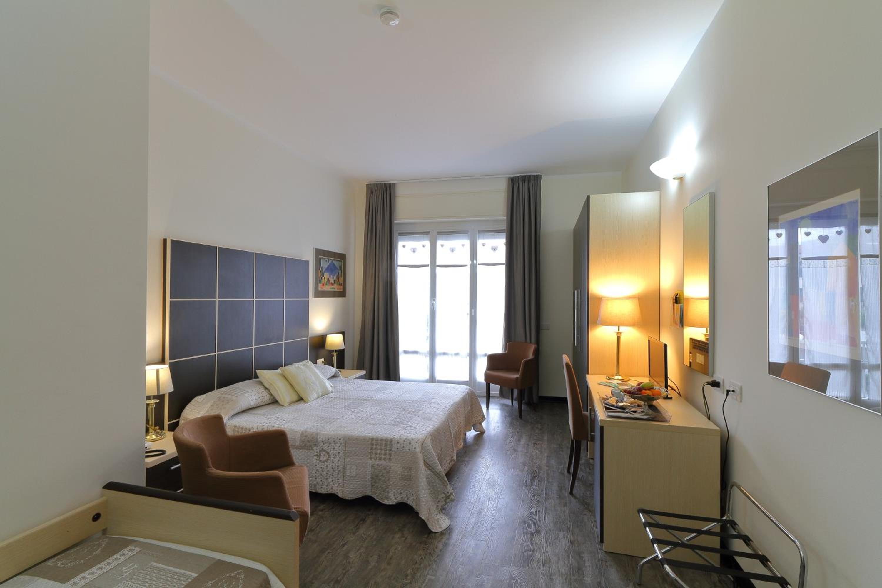 Standard Triple Room - Photo 10