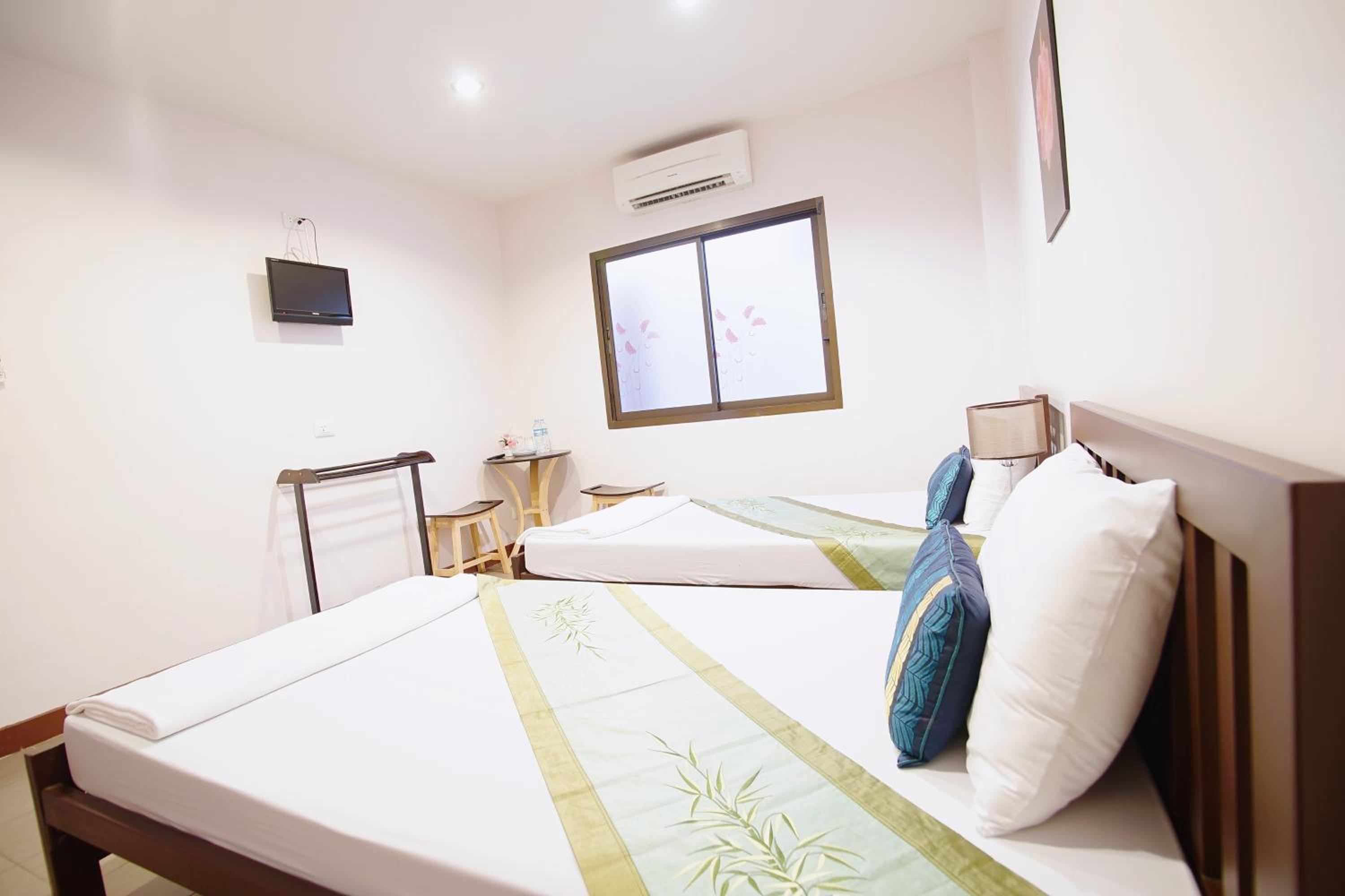 Standard Twin Room photo 2