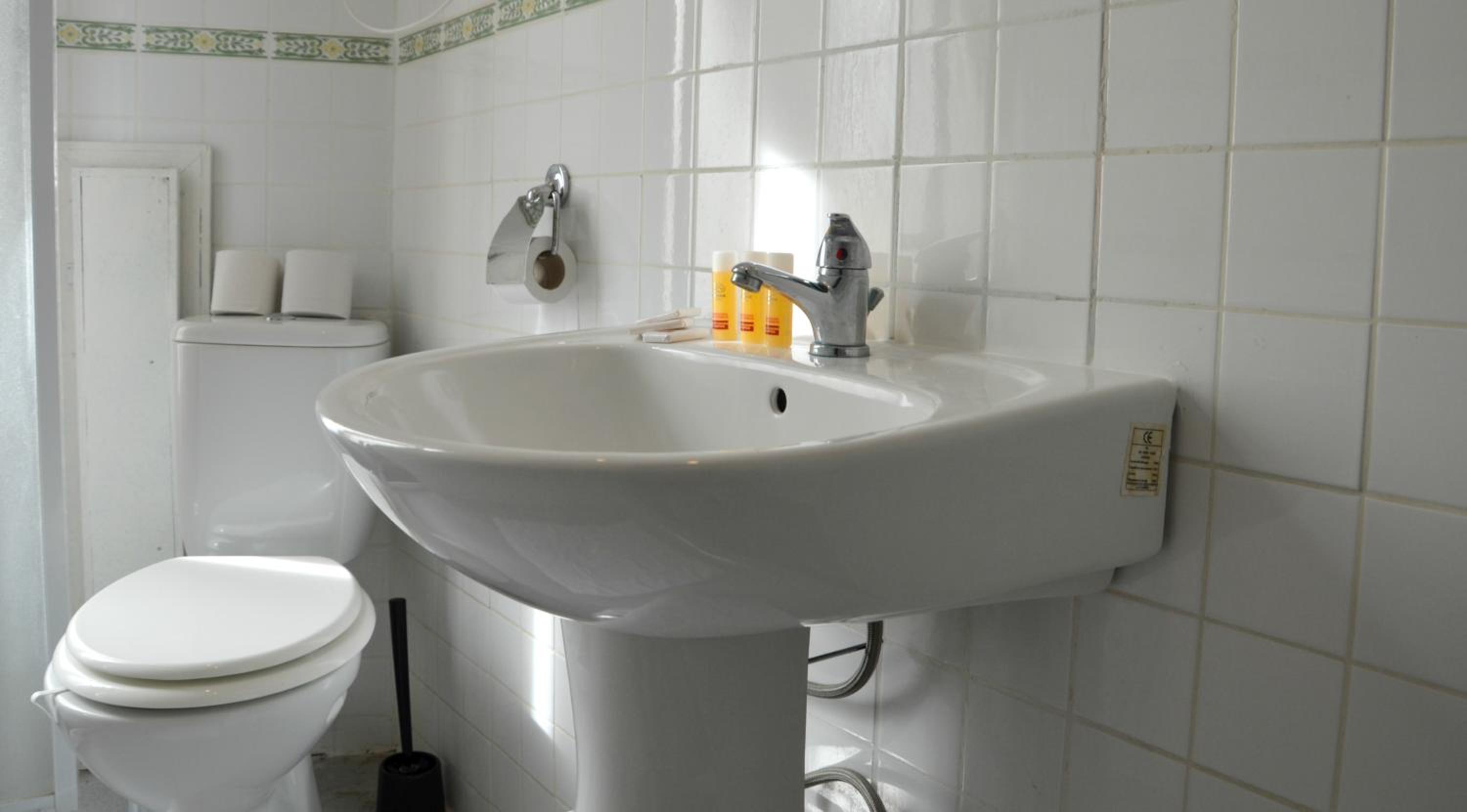 Double Room - Photo 10