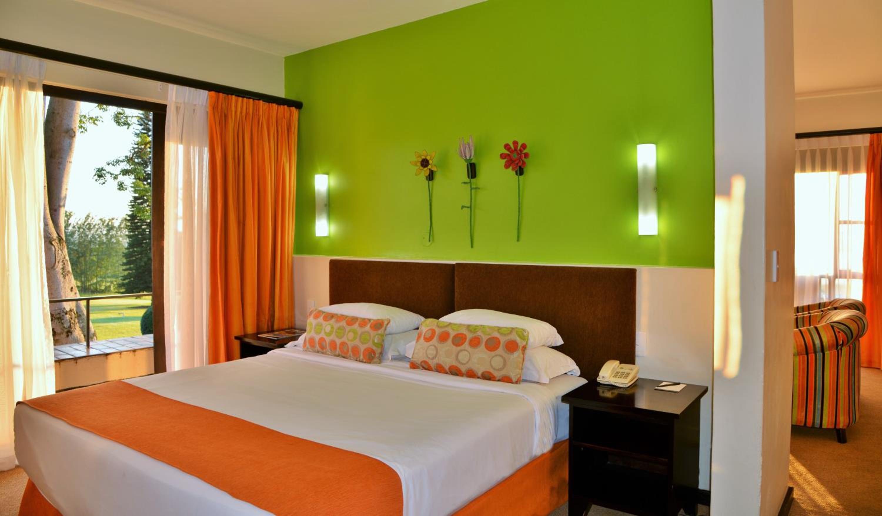 Suite - Photo 5