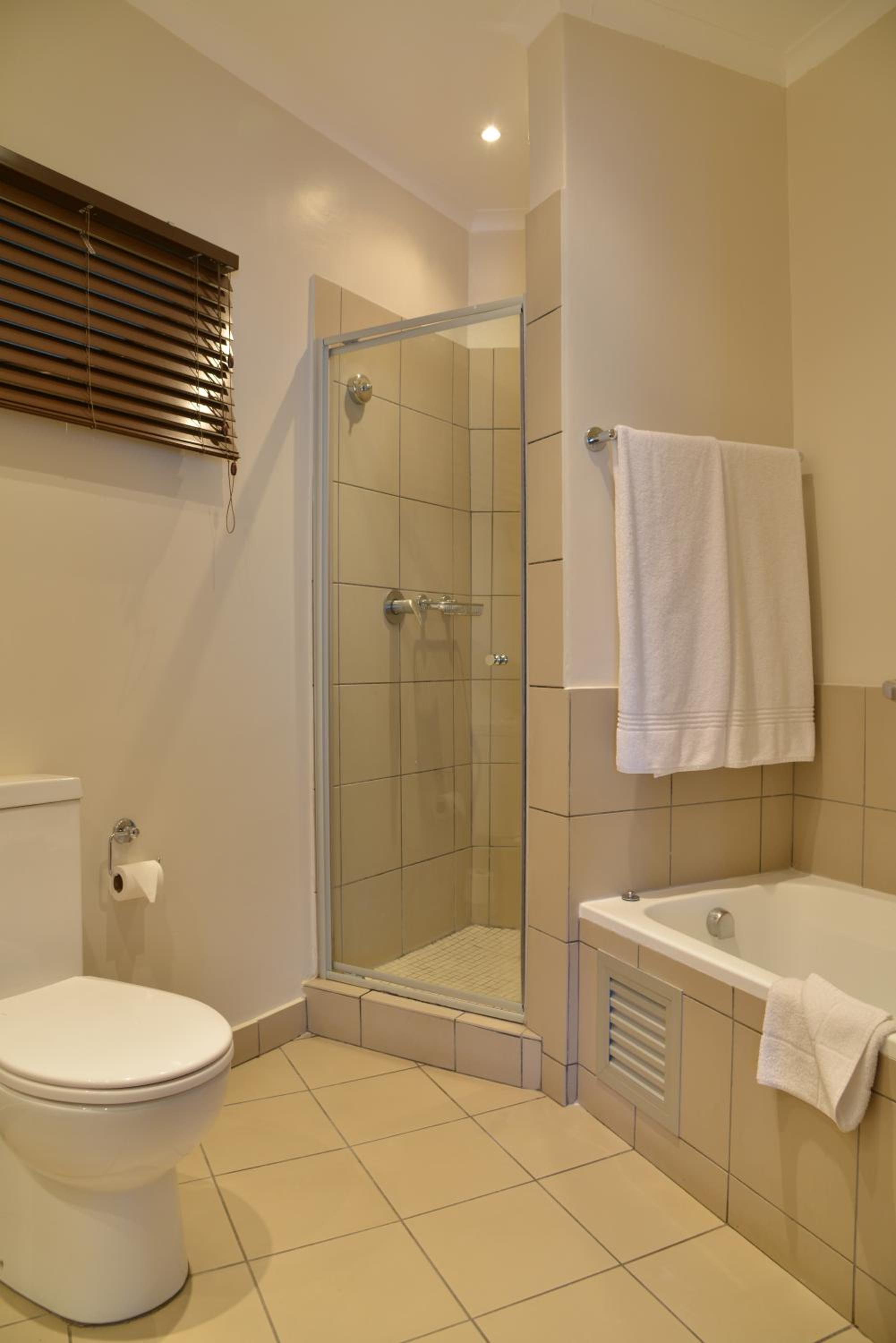 Standard  Room with Double Bed - Photo 6