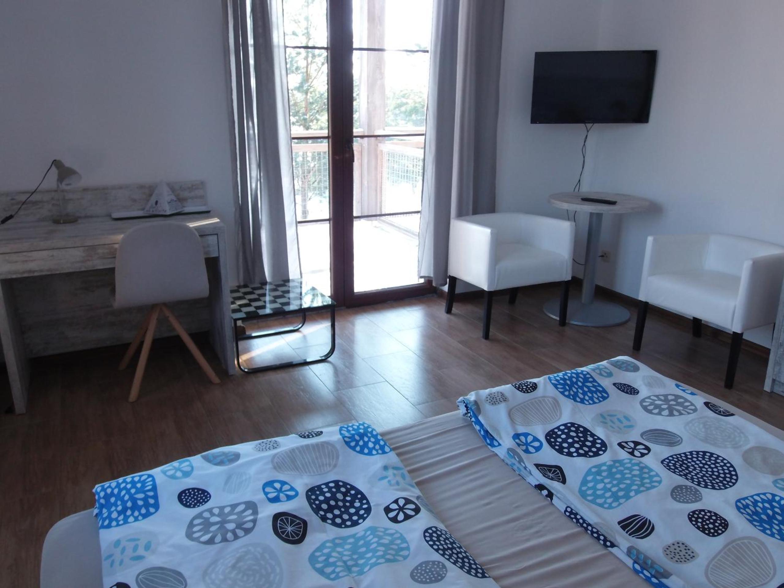 Apartment with Terrace - Photo 3