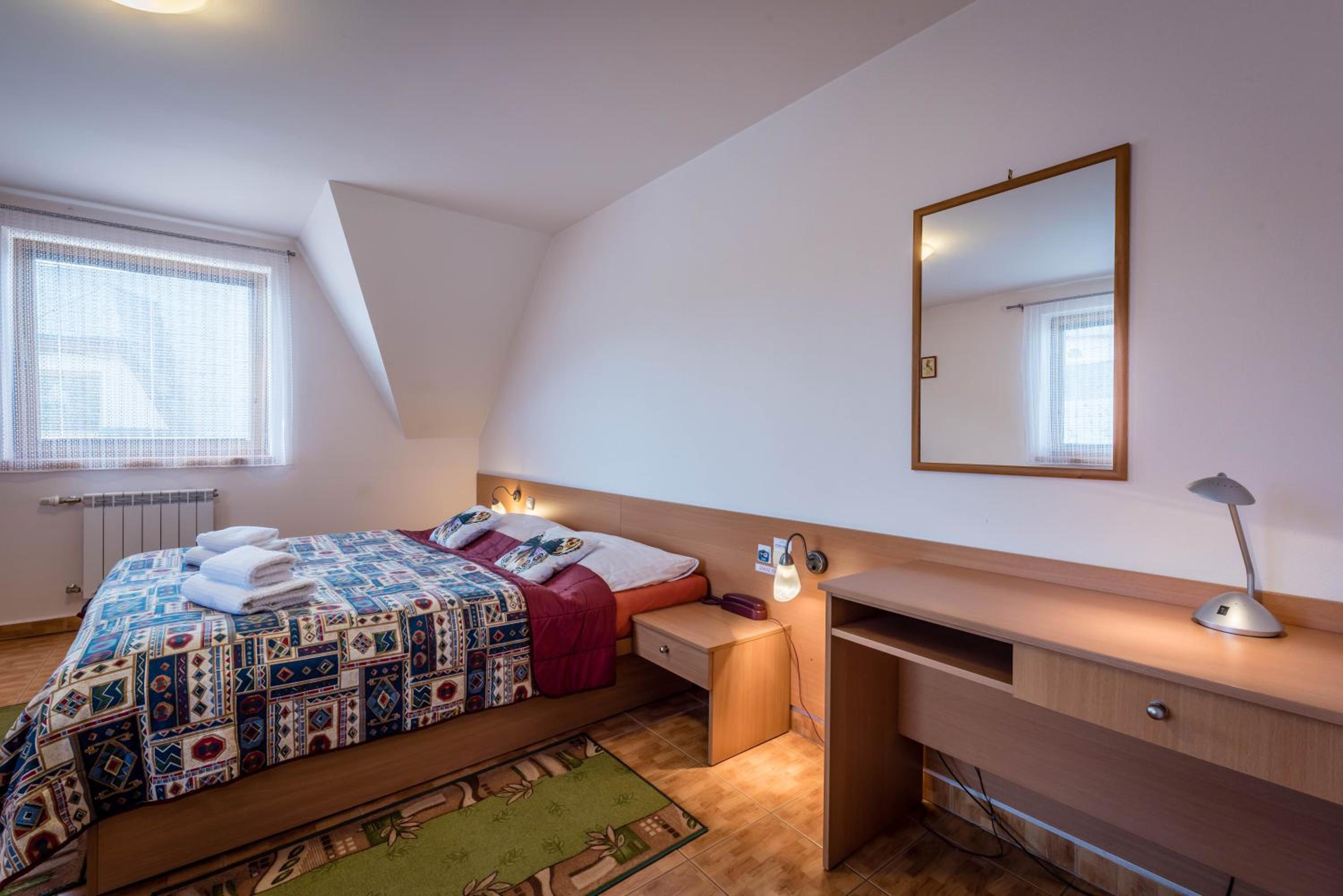 Deluxe Double Room - Photo 8