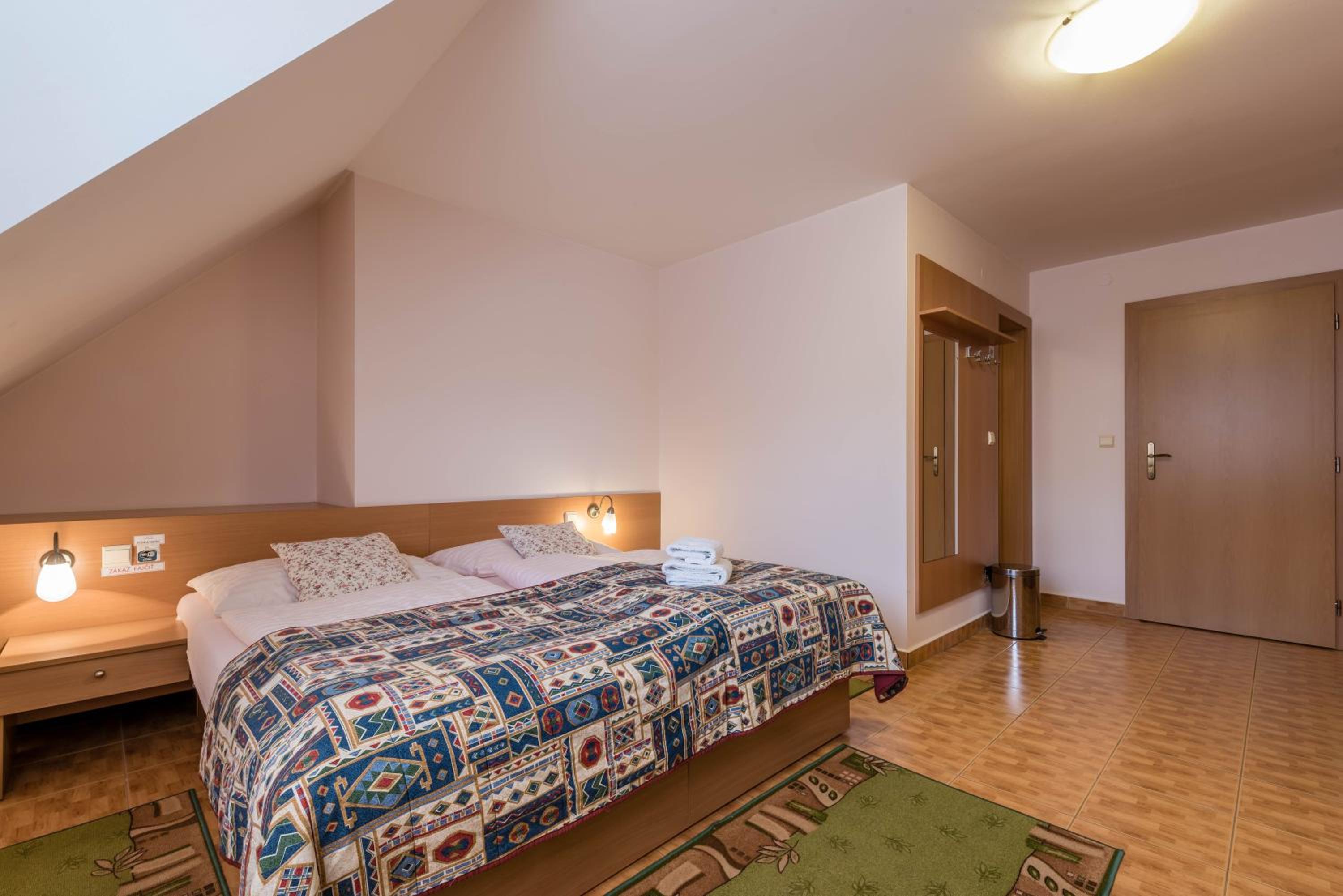 Deluxe Double Room - Photo 10