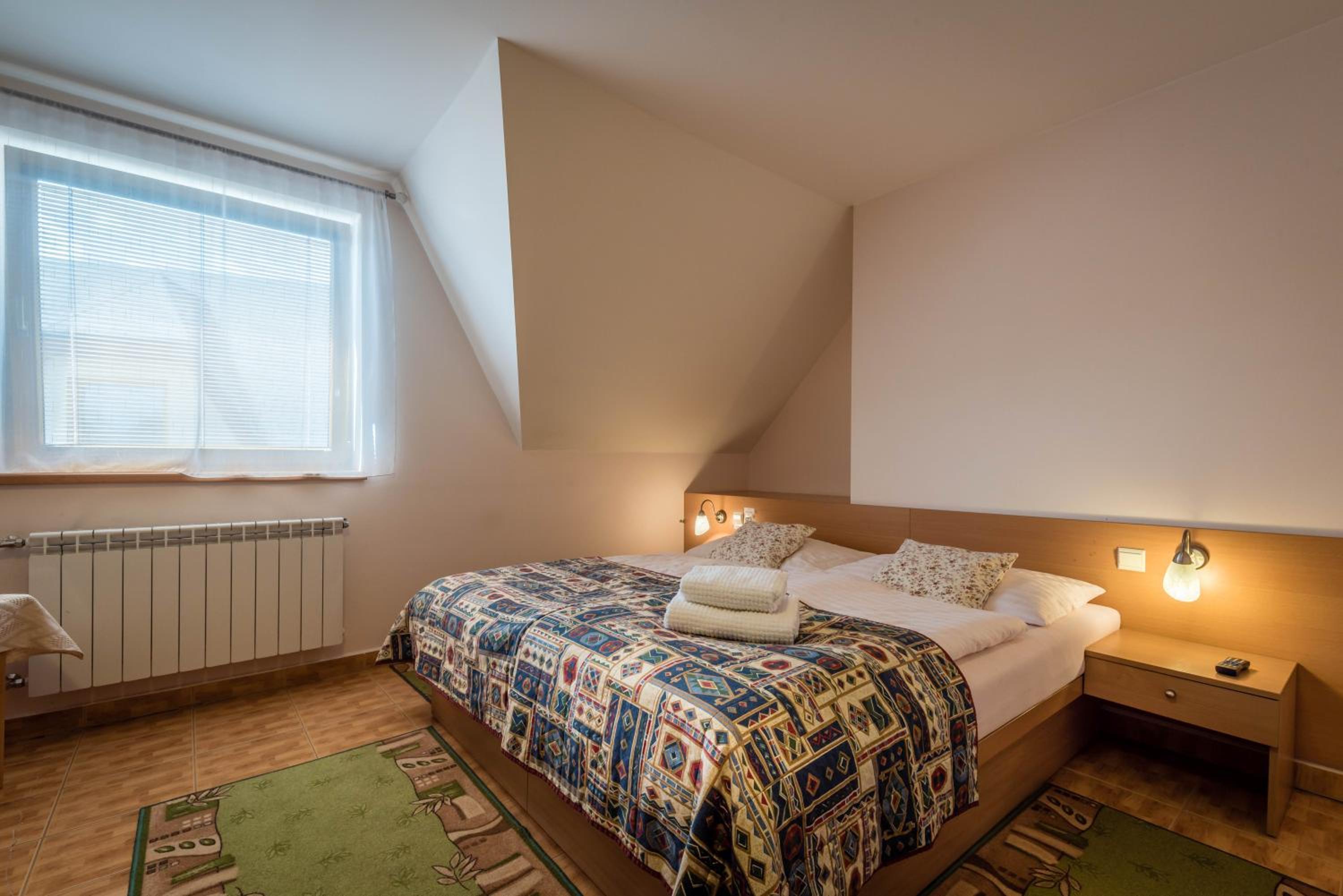 Deluxe Double Room - Photo 12