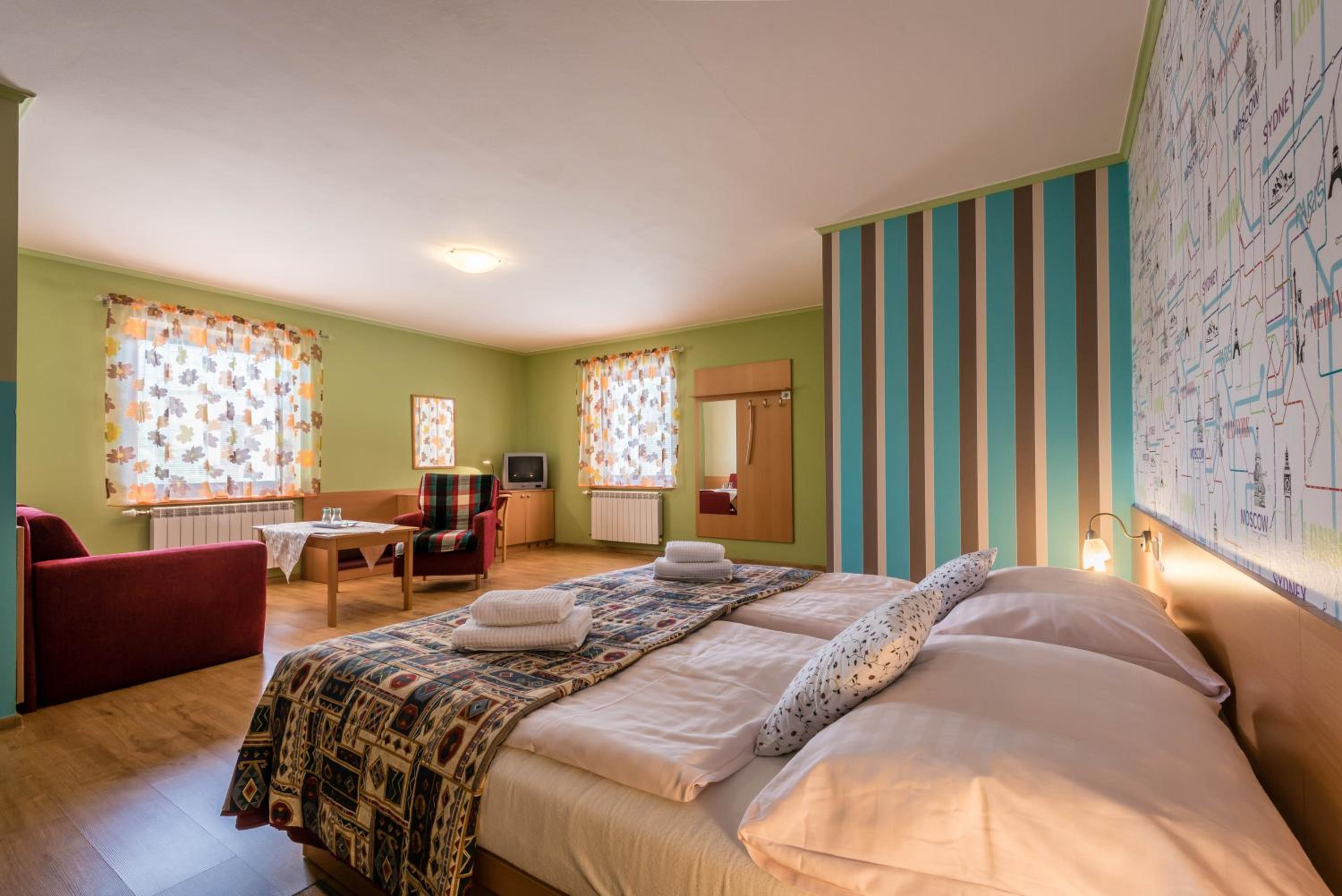 Deluxe Double Room - Photo 17