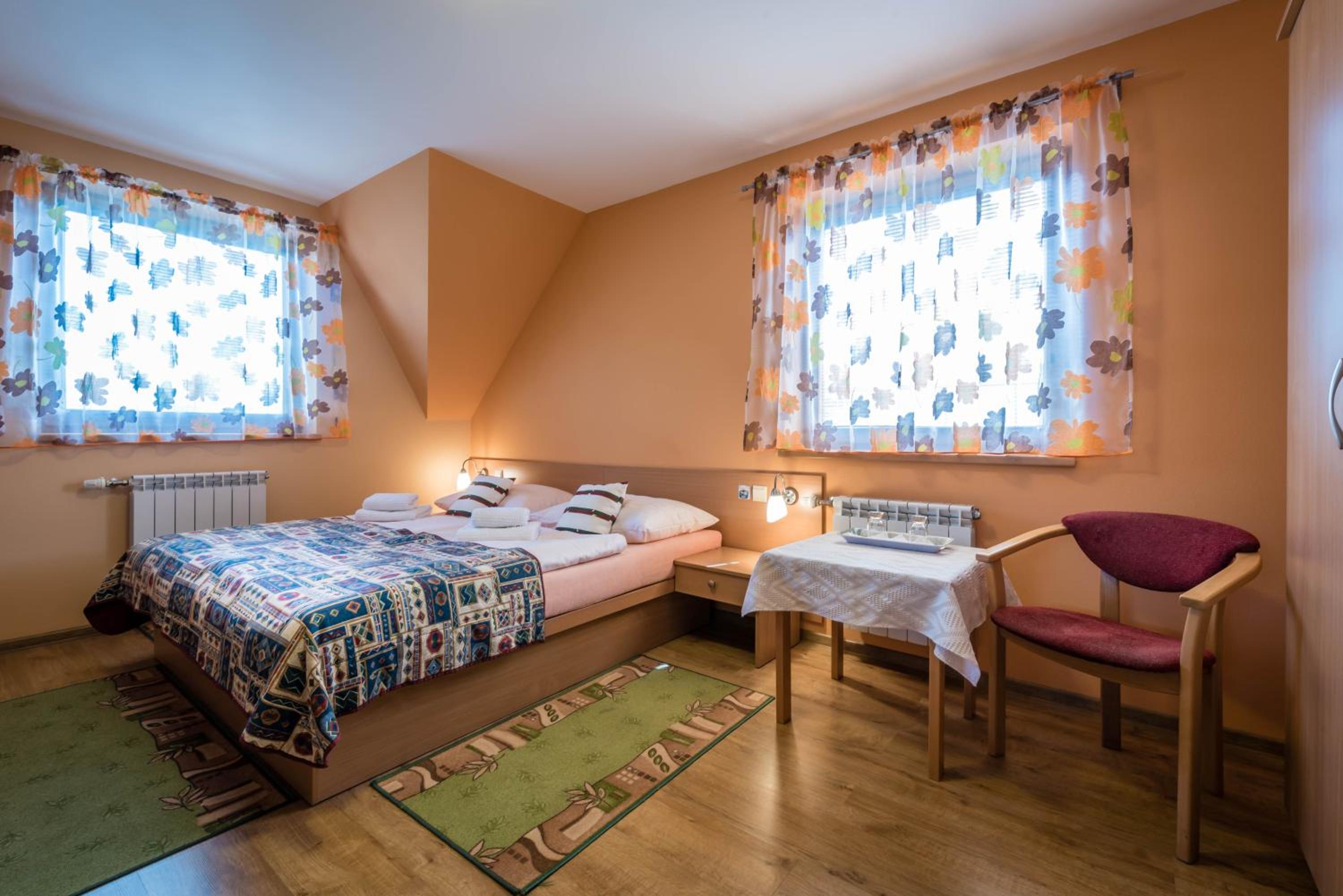 Deluxe Double Room - Photo 23