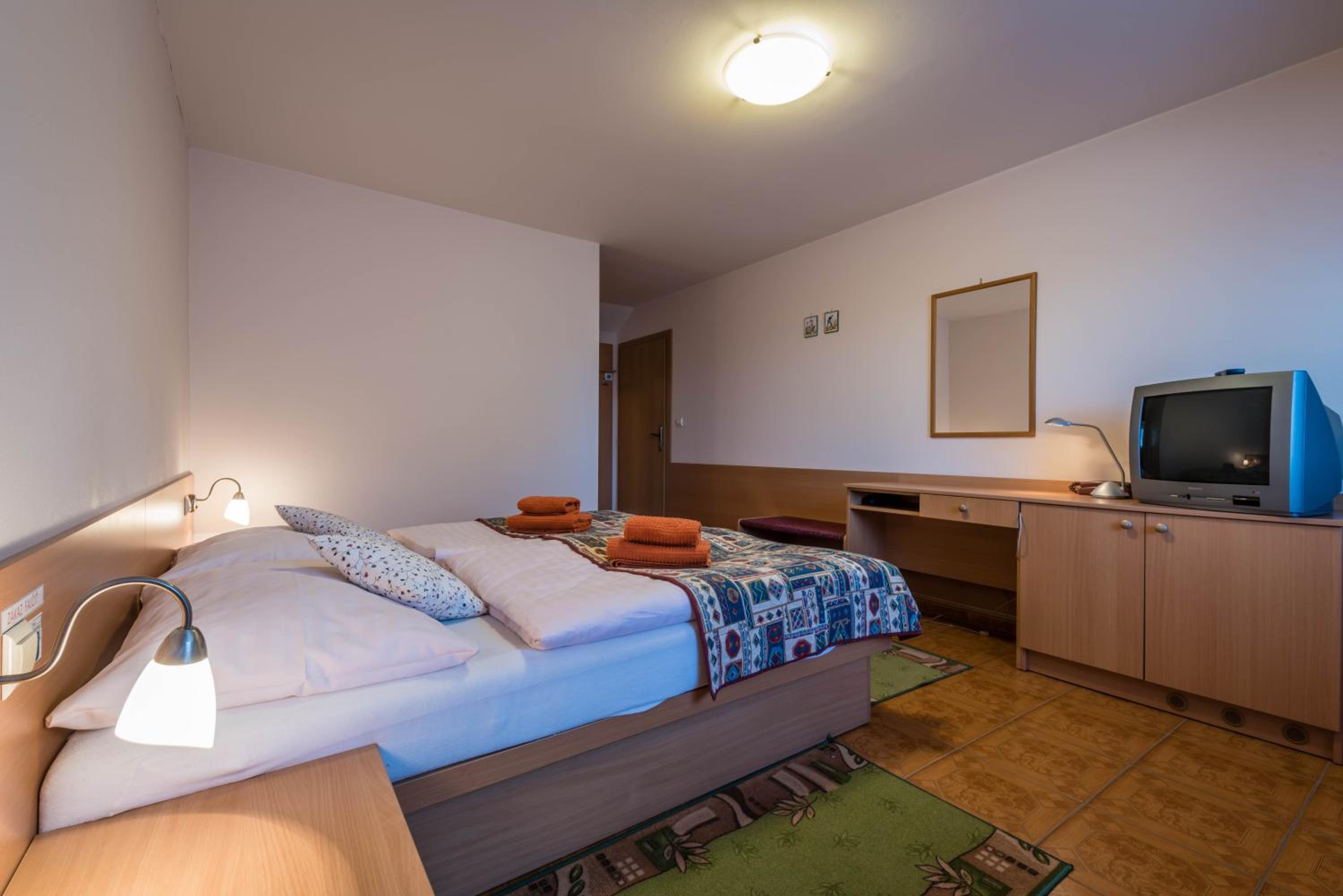 Deluxe Double Room - Photo 25