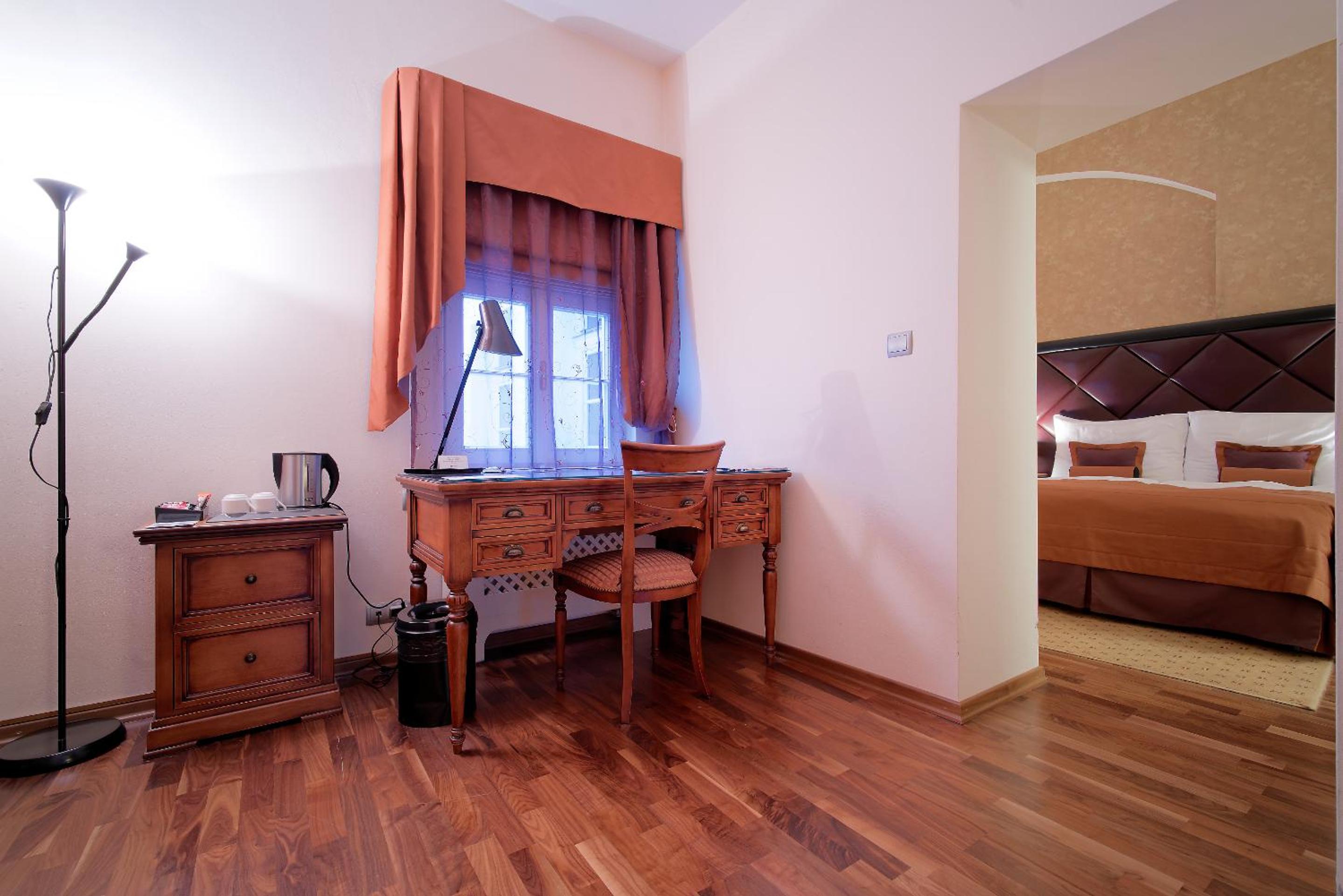 One-Bedroom Apartment - Photo 5