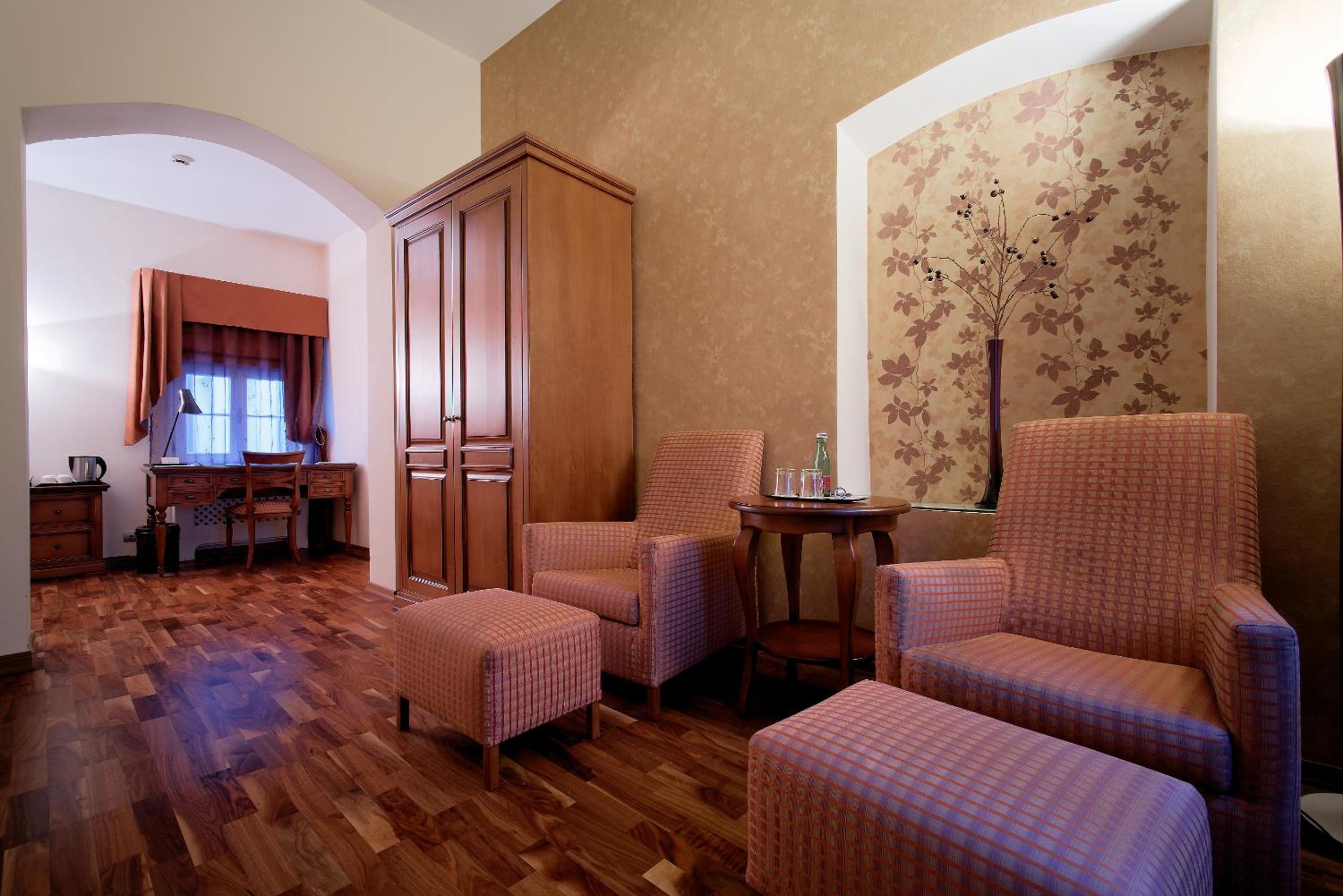One-Bedroom Apartment - Photo 16