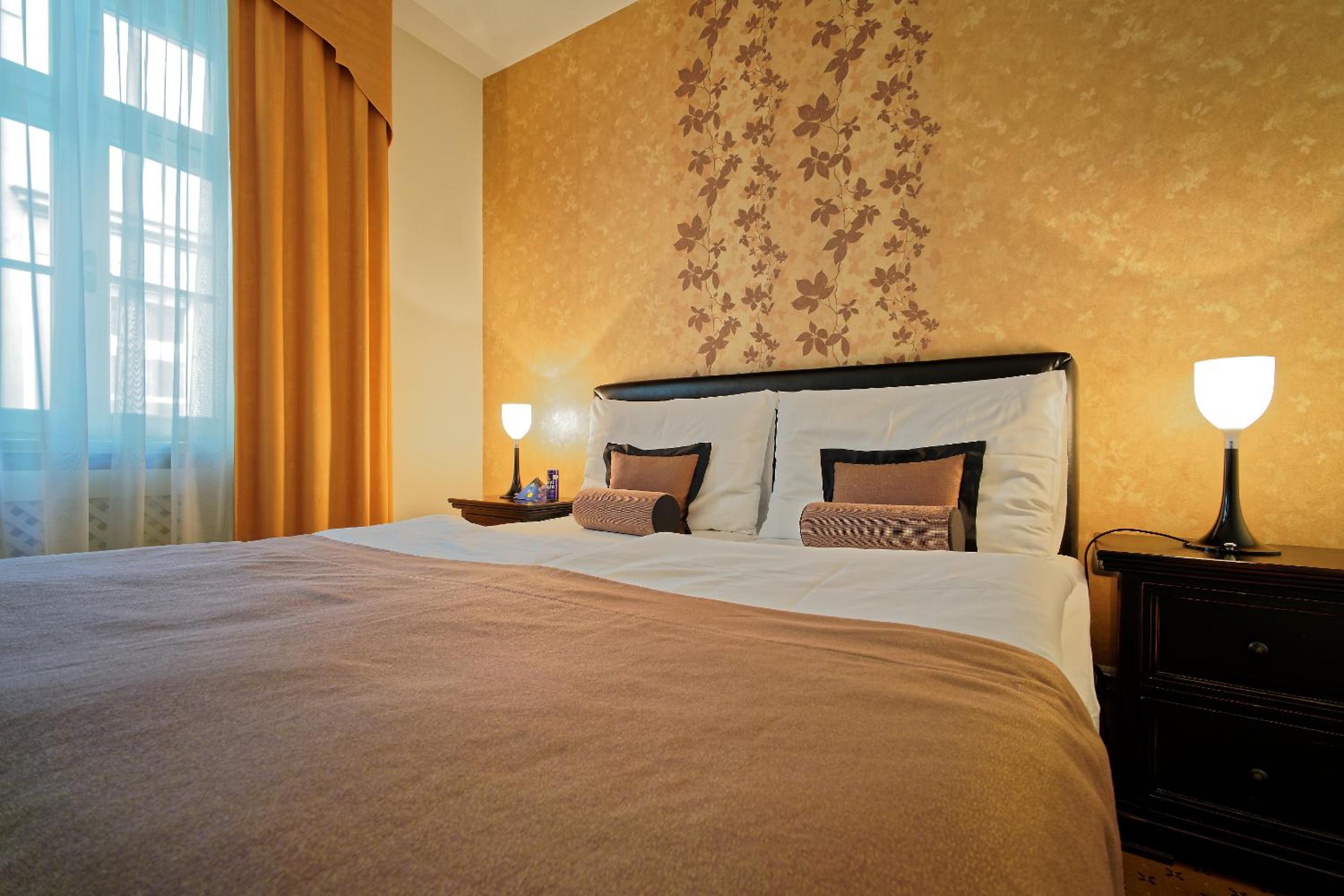 Double or Twin Room - Photo 2