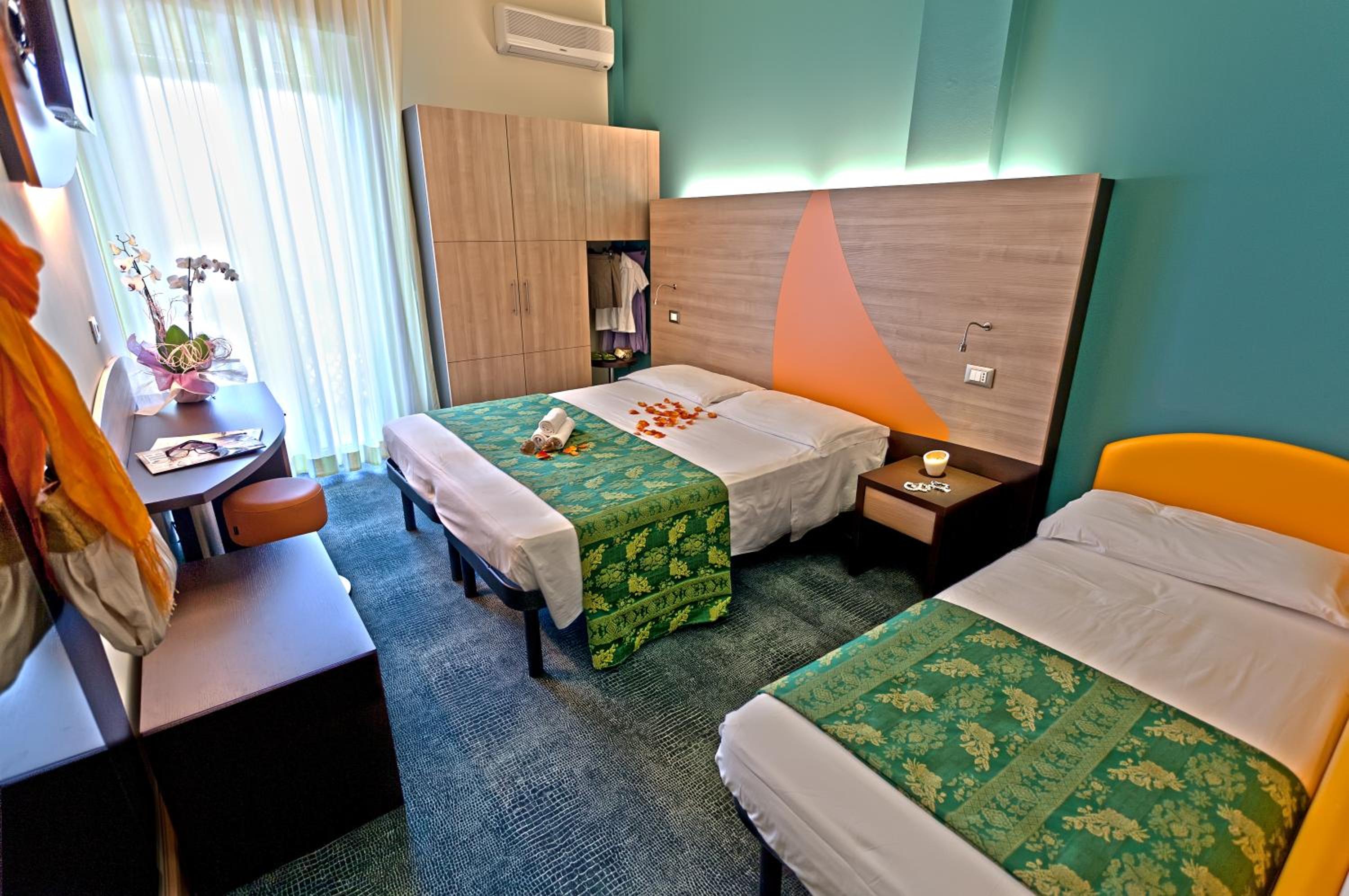 Quadruple Room - Photo 4