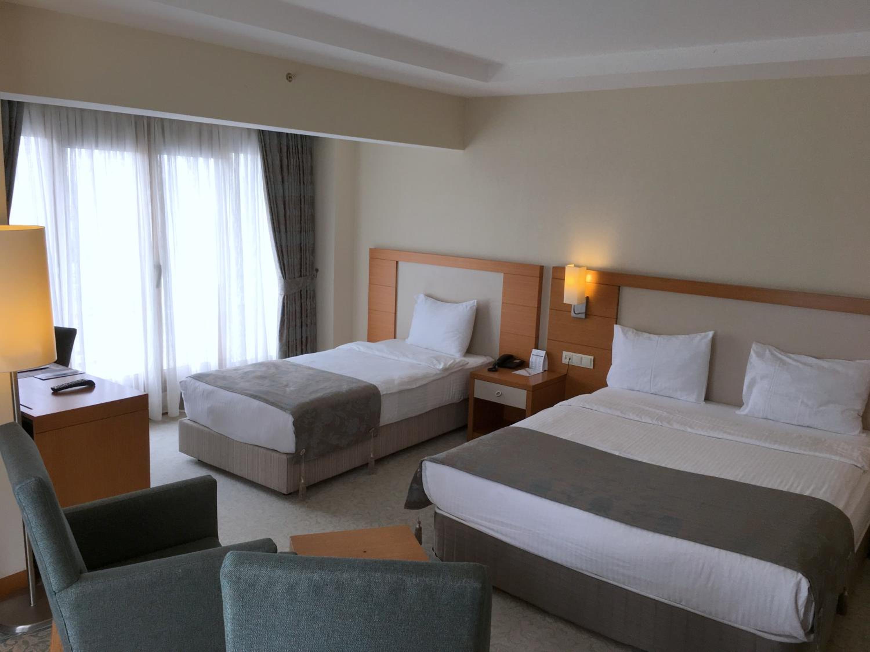 Family Room (2 Adults + 1 Child)
