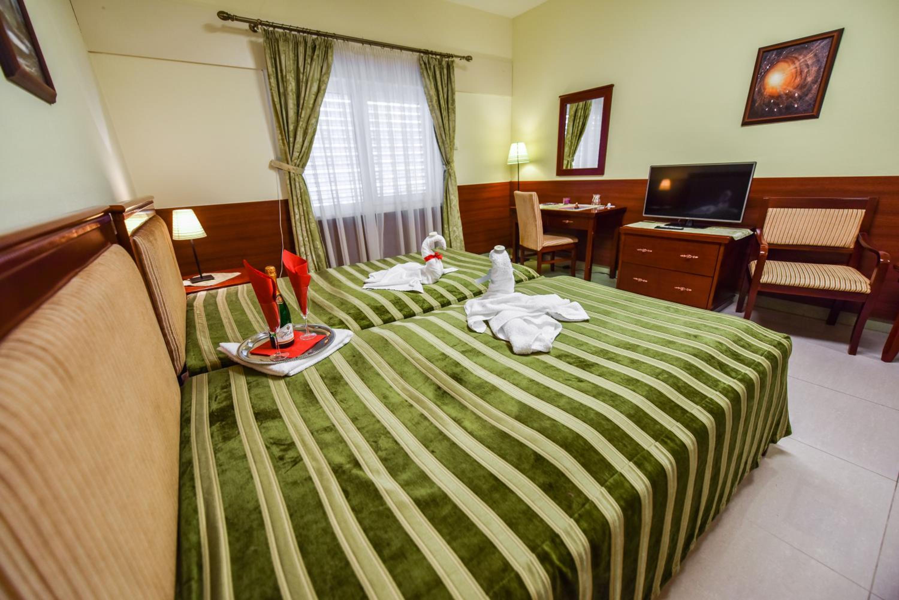 Double or Twin Room photo 1