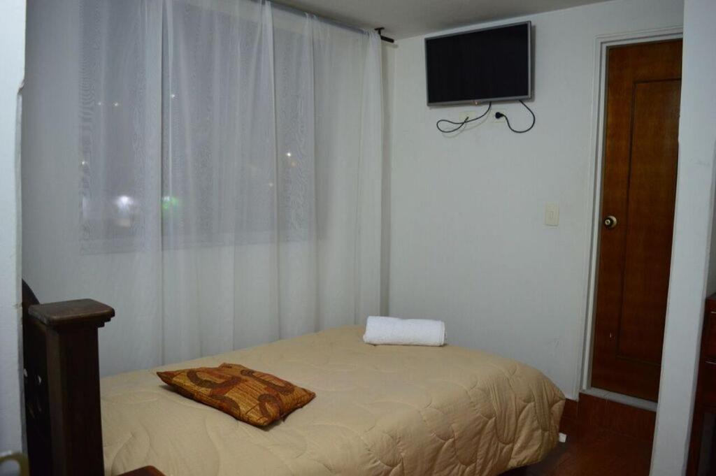 Single Room with Private Bathroom photo 2
