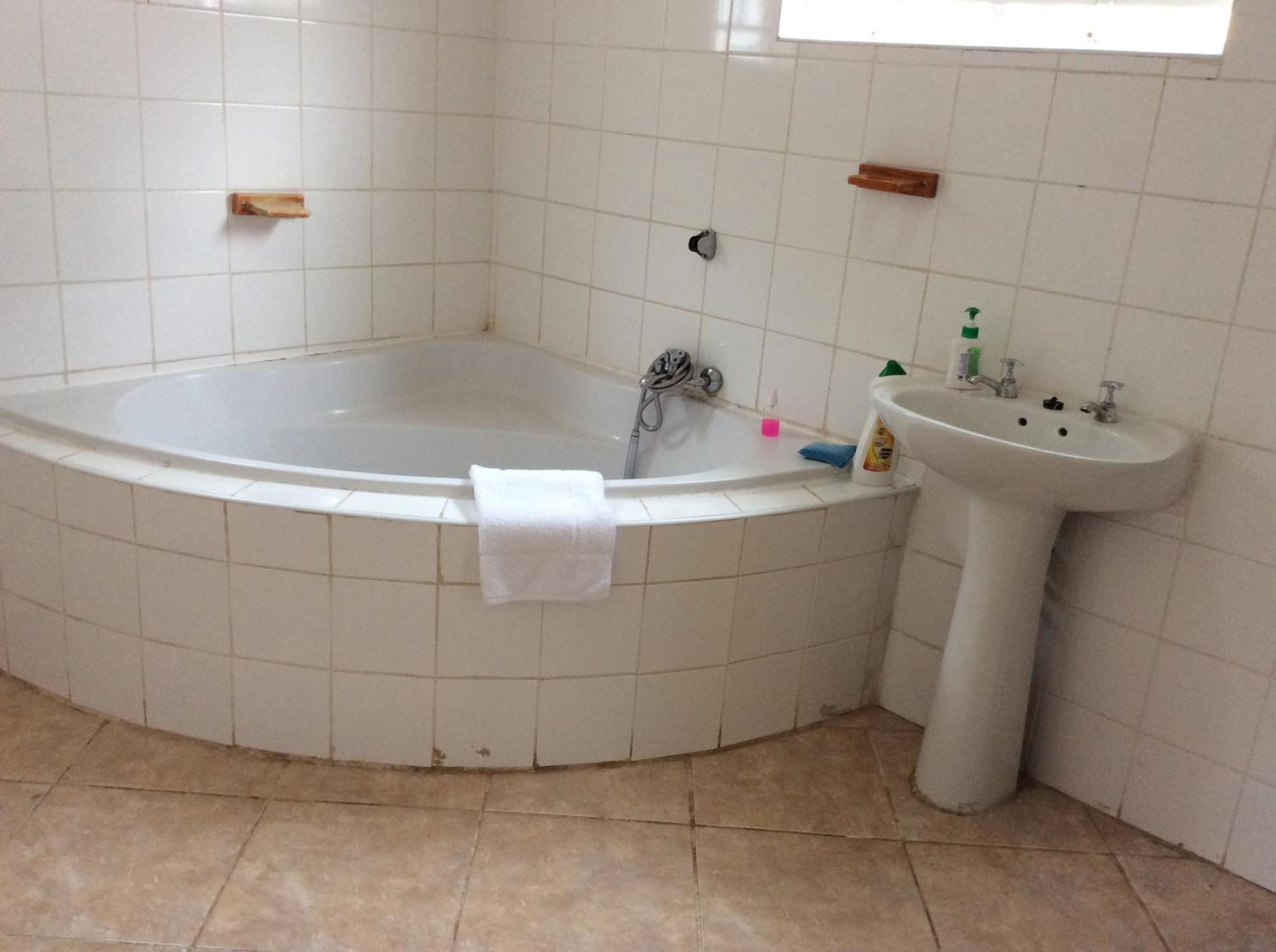 Double or Twin Room with Private Bathroom photo 2