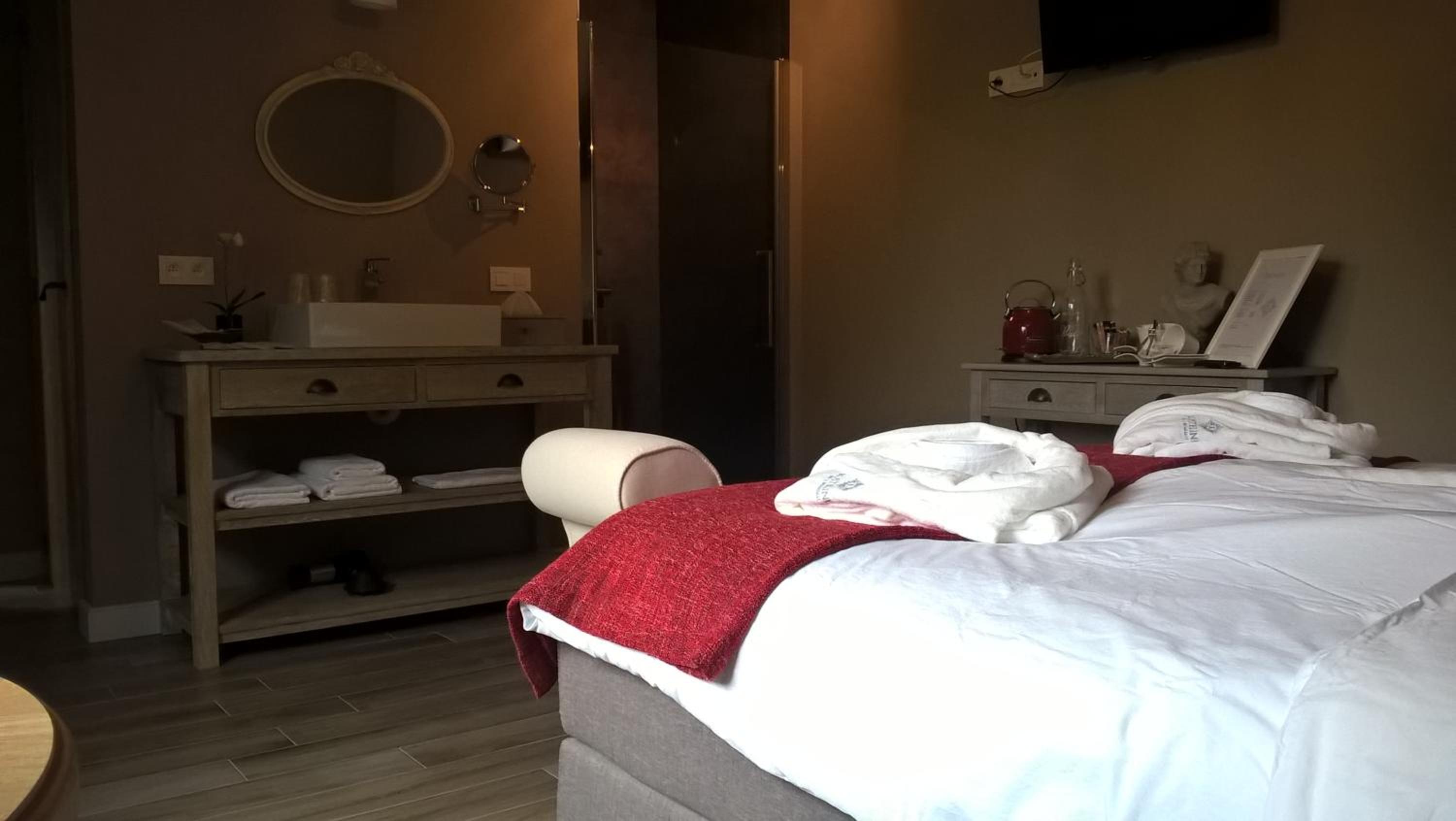 Deluxe Room - Photo 1
