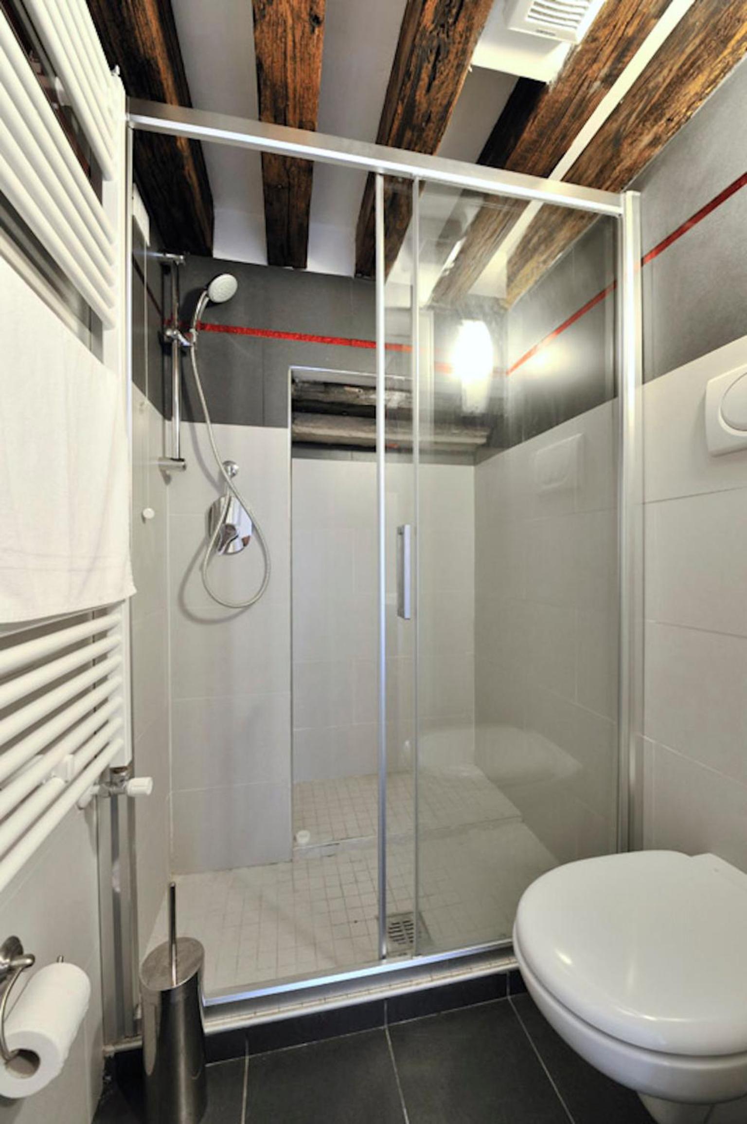 Apartment with Canal View photo 2