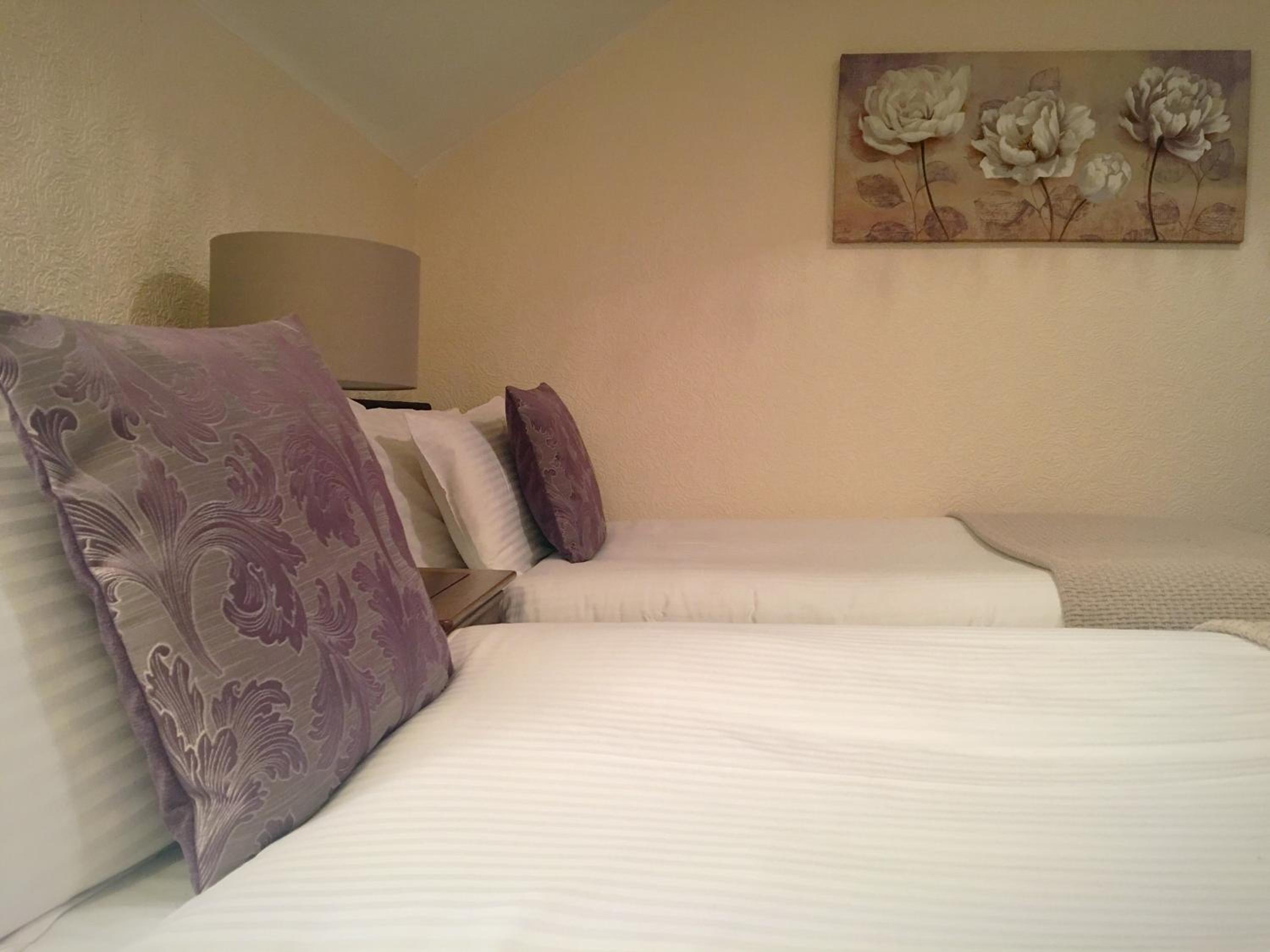 Twin Room - Photo 4