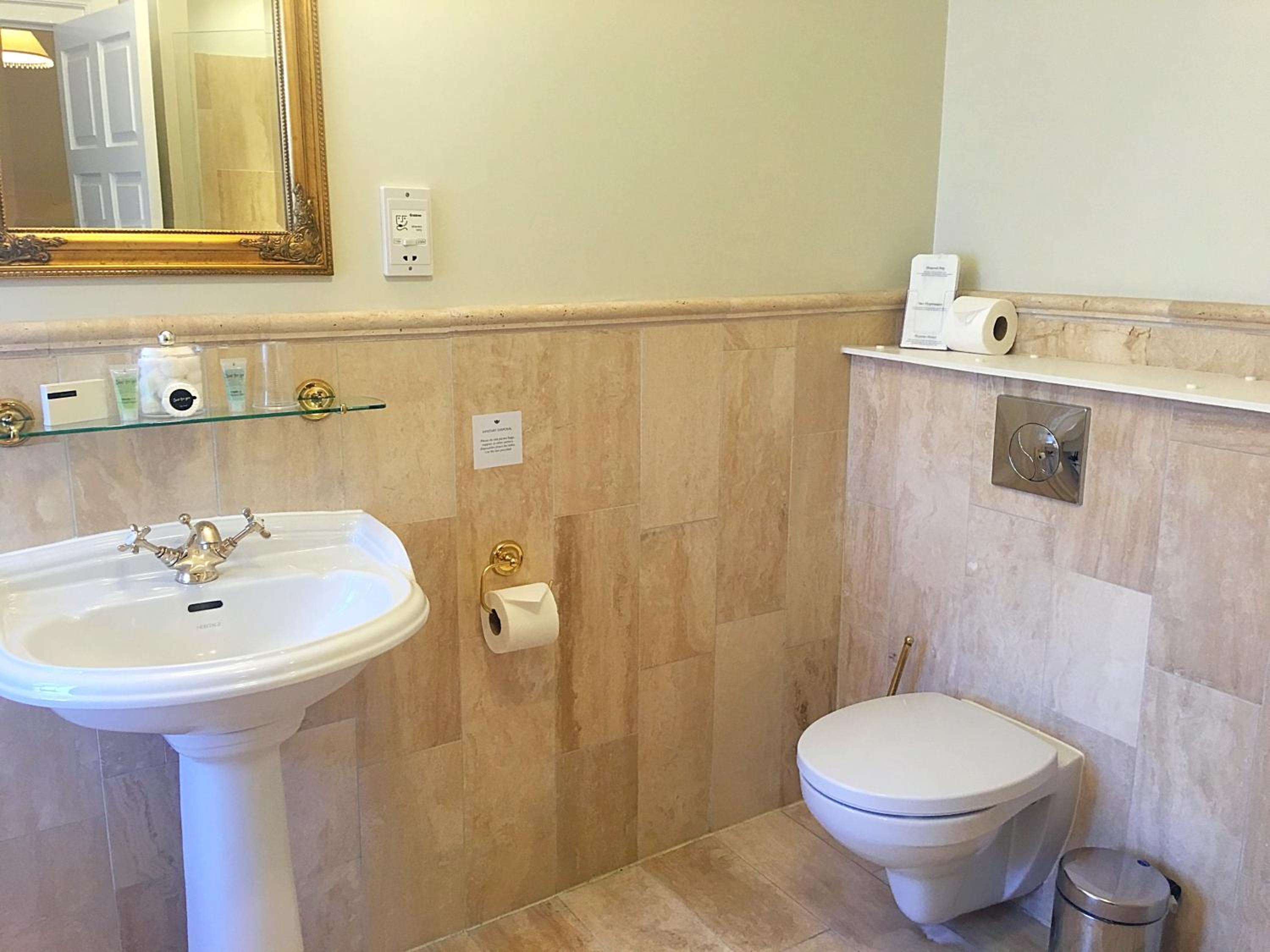 Twin Room - Photo 3