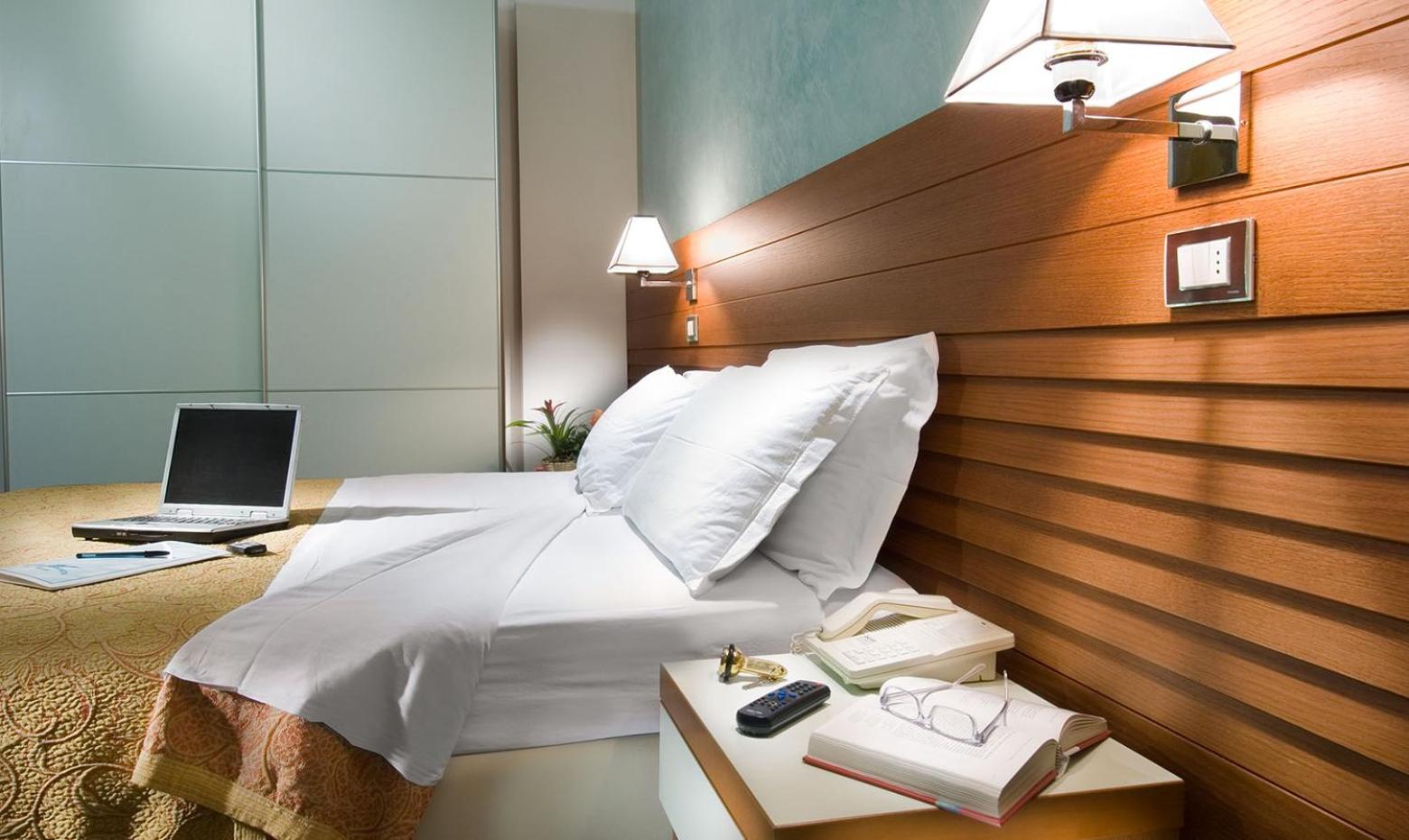 Single Room with Partial Sea View