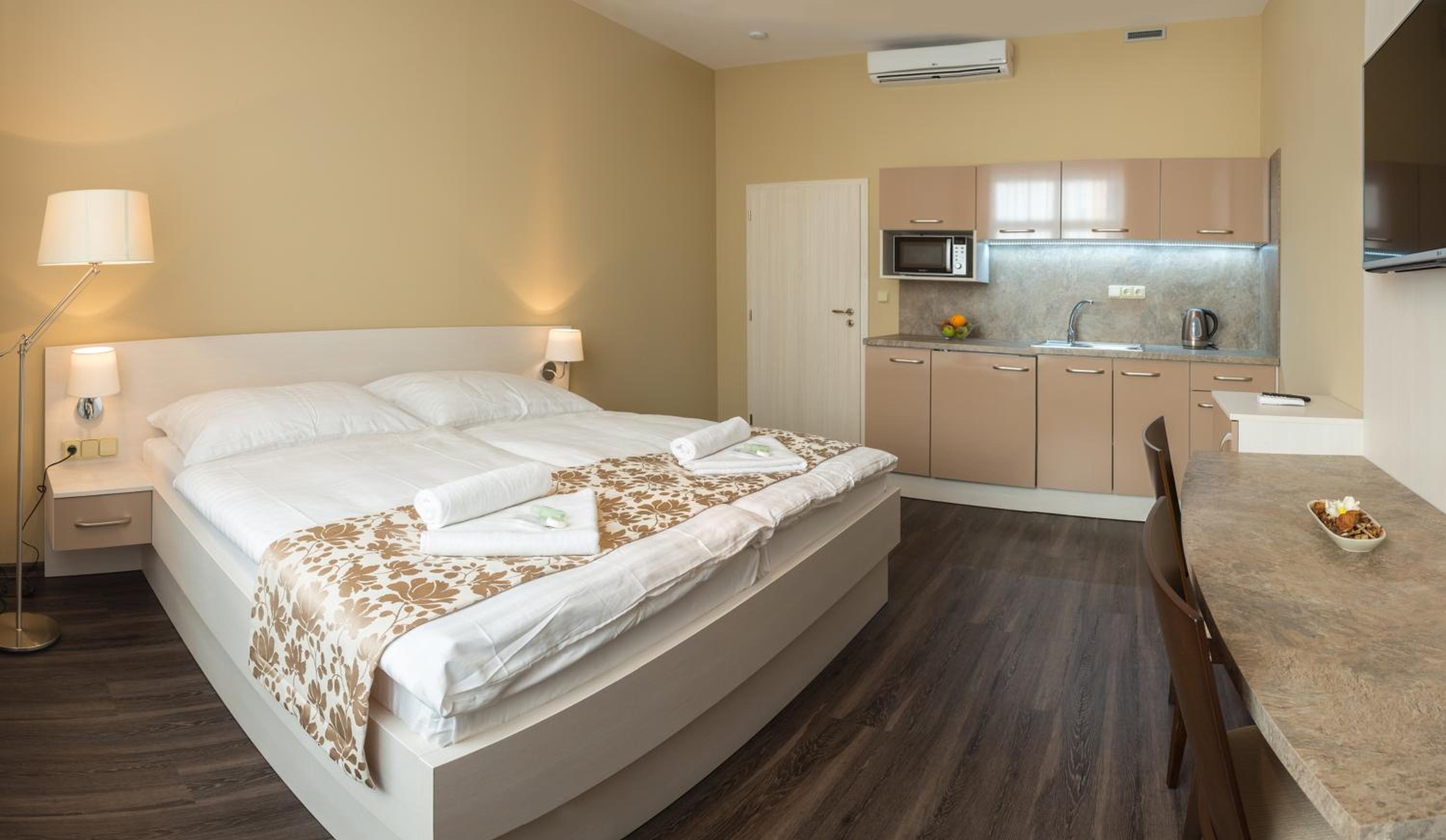 Deluxe Queen Room photo 1