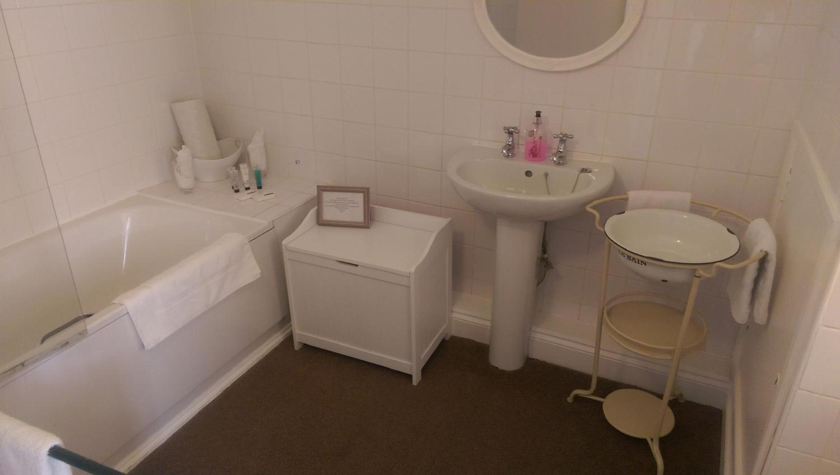 Standard Double Room- Pet Friendly photo 3