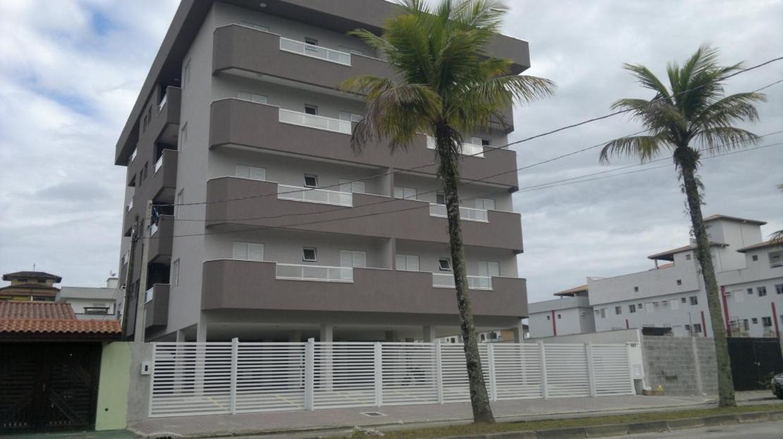Apartment with Balcony - Photo 10