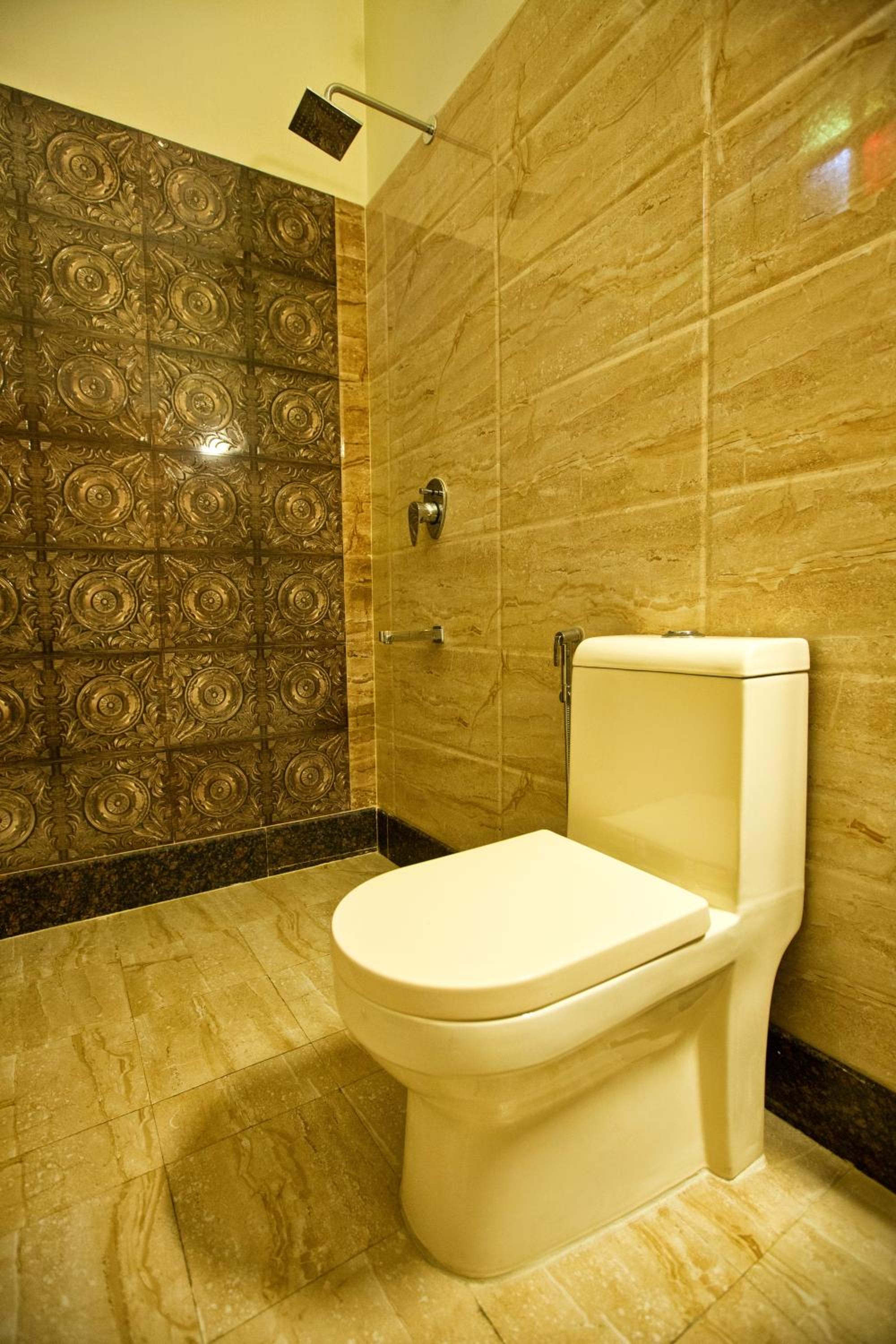 Standard Double Room - 10% off on SURA Cocktails & Cuisines, Enjoy Live Music, Welcome Drink on Arrival and Free Pickup from Railway Station - Photo 20