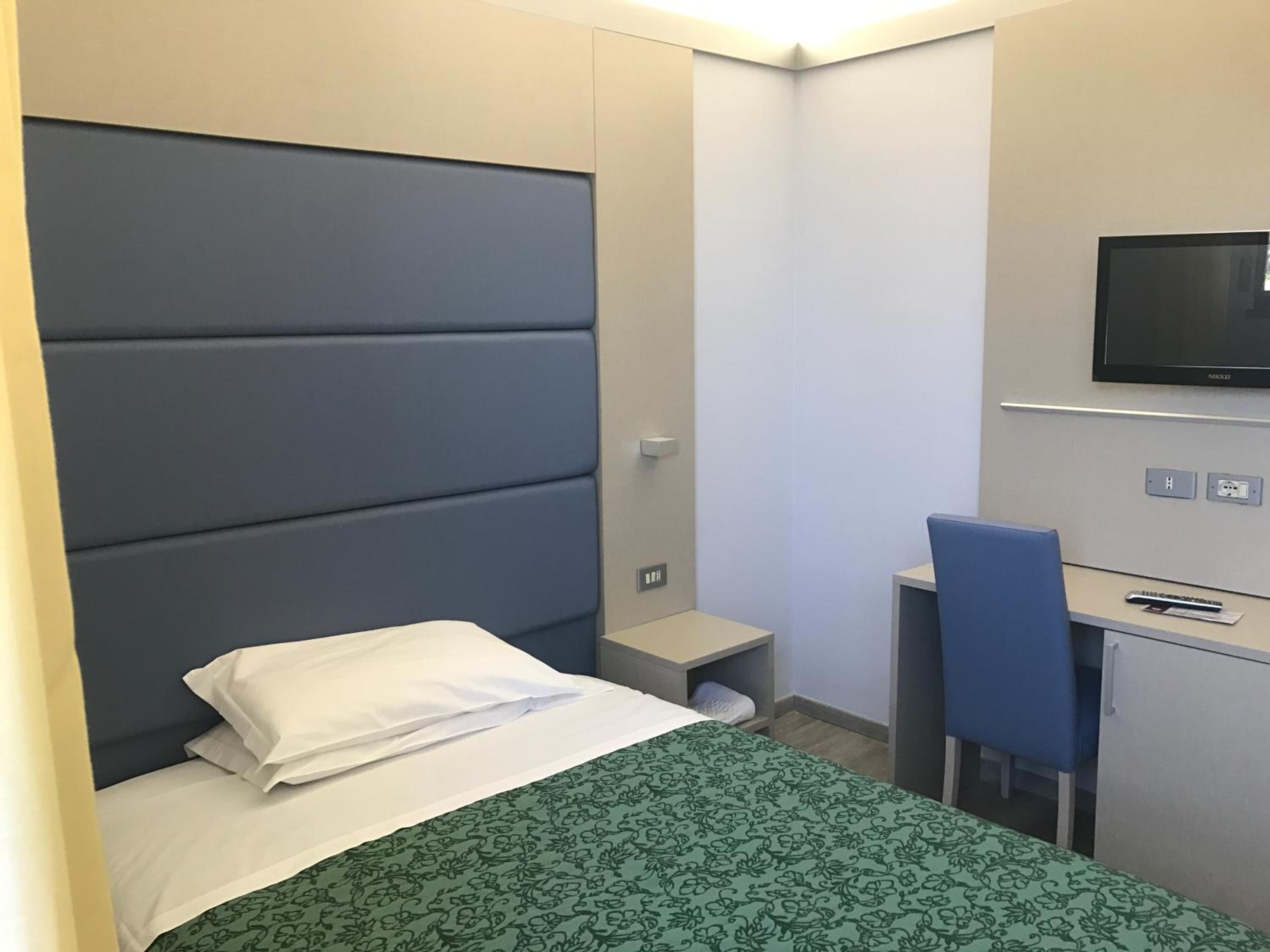 Single Room photo 3