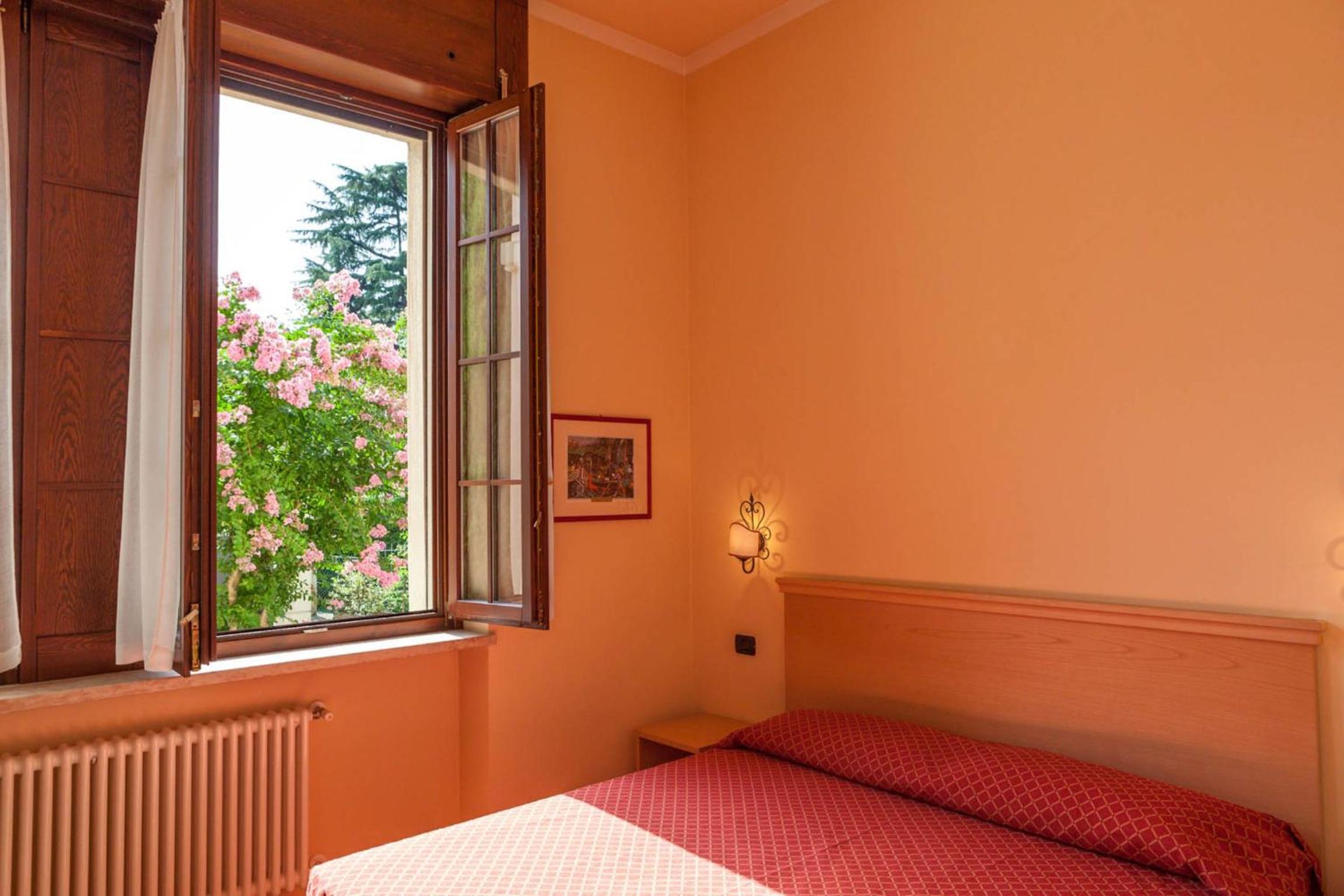 One-Bedroom Apartment (3 Adults)