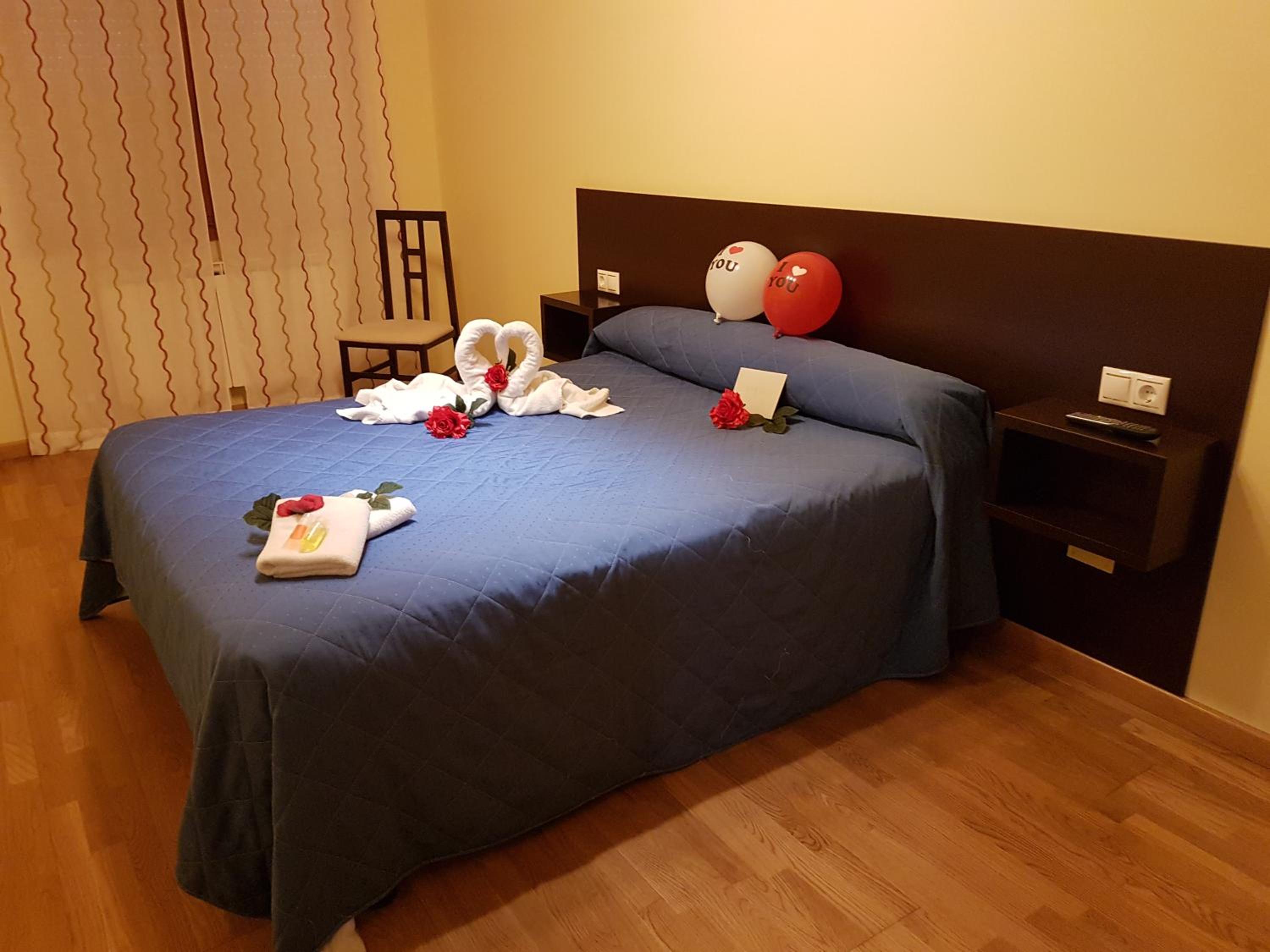 Double Room - Photo 11