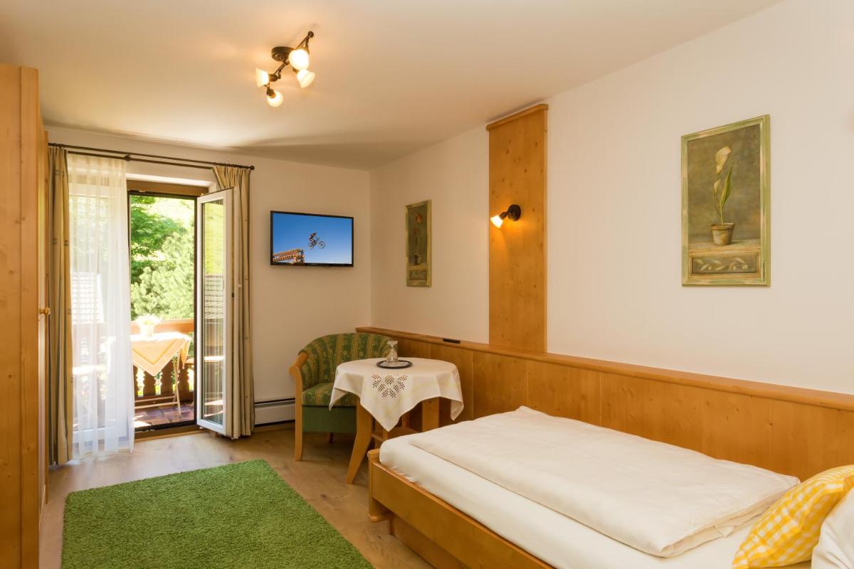 Apartment with Mountain View photo 1