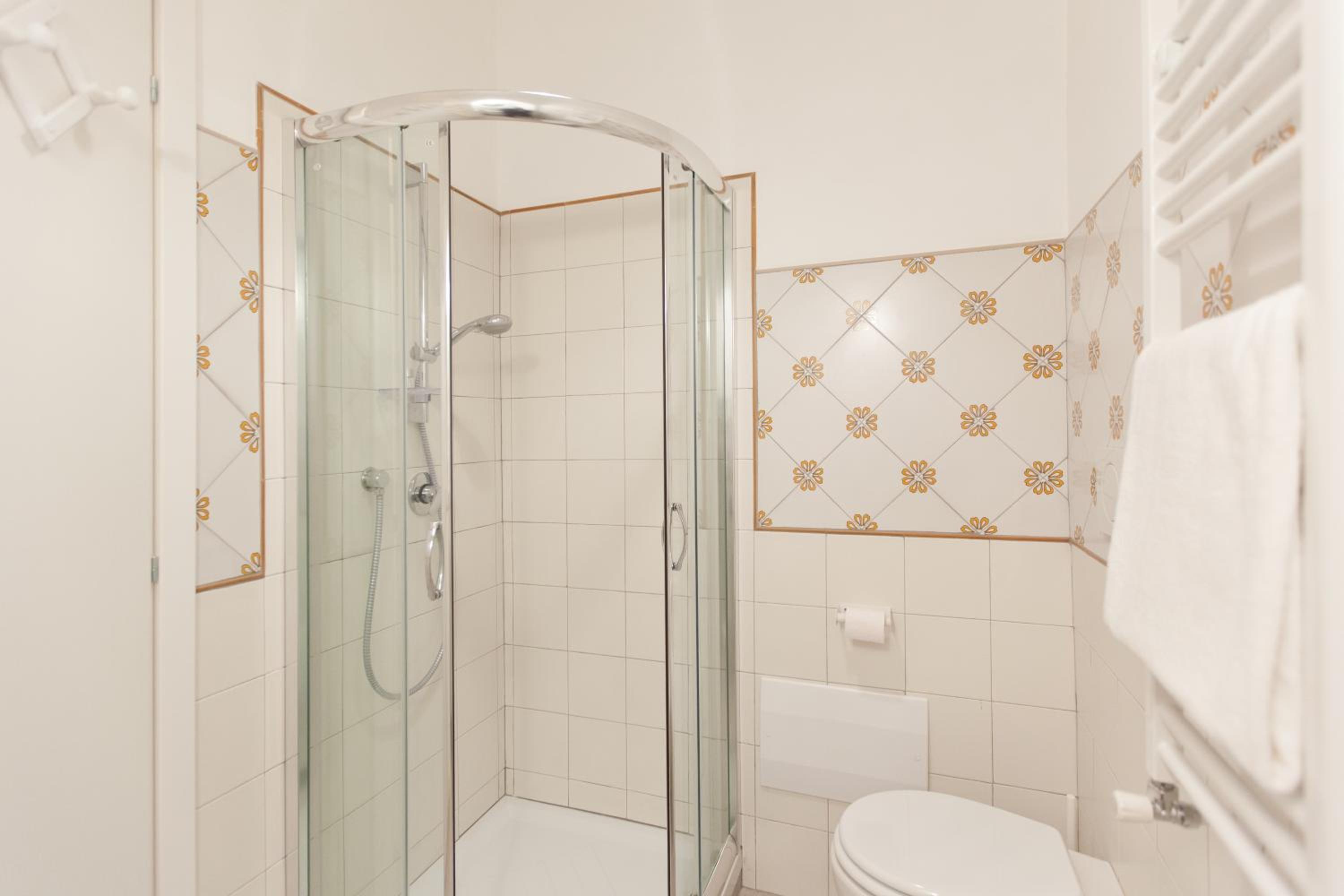 Deluxe Triple Room photo 3