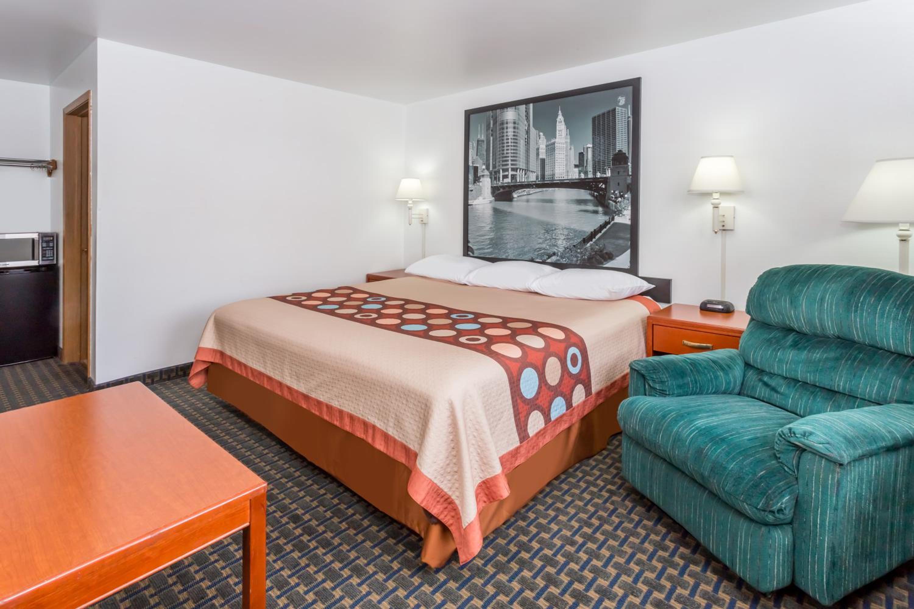 King Suite - Non-Smoking - Photo 1