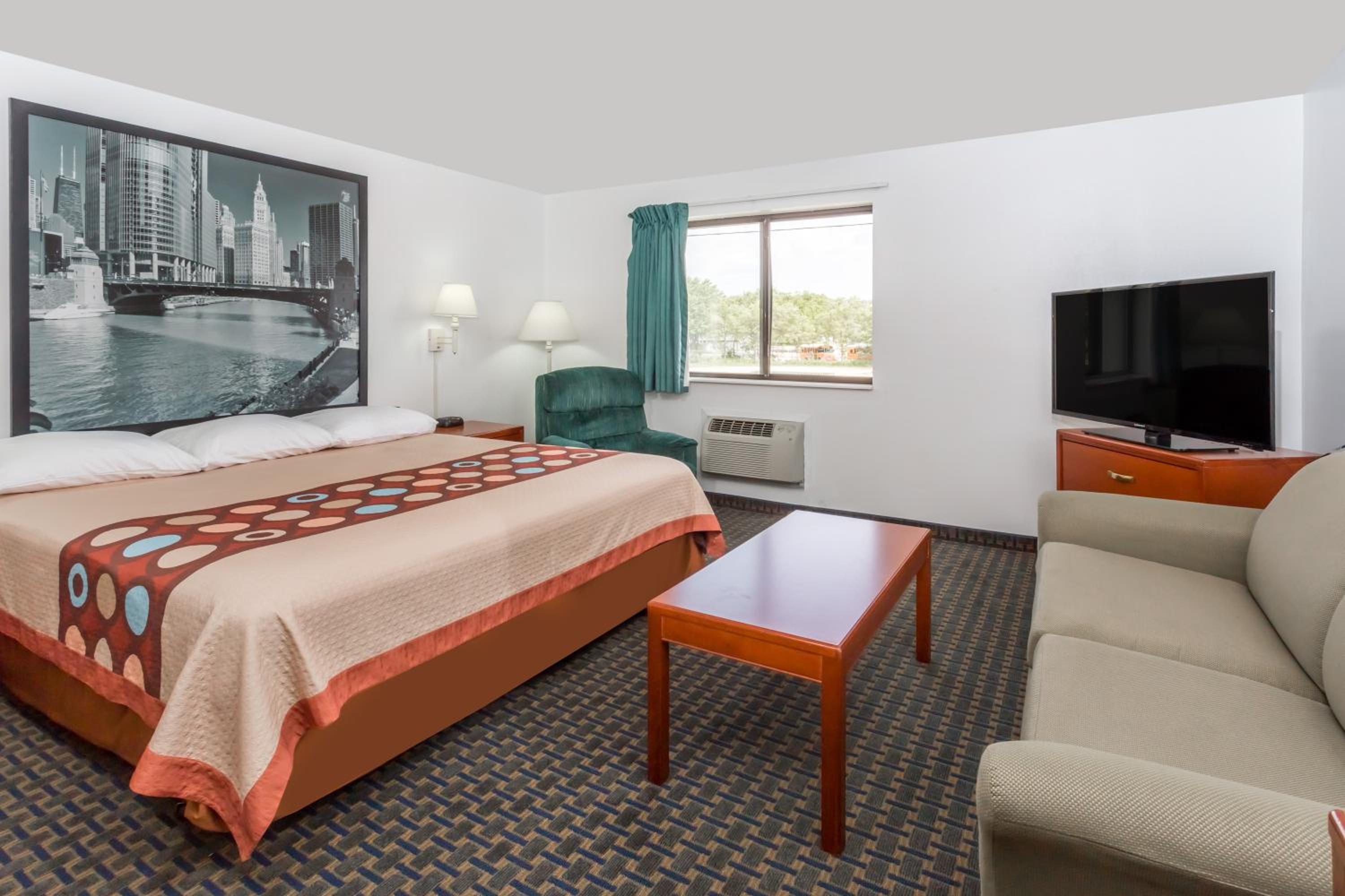 King Suite - Non-Smoking - Photo 3