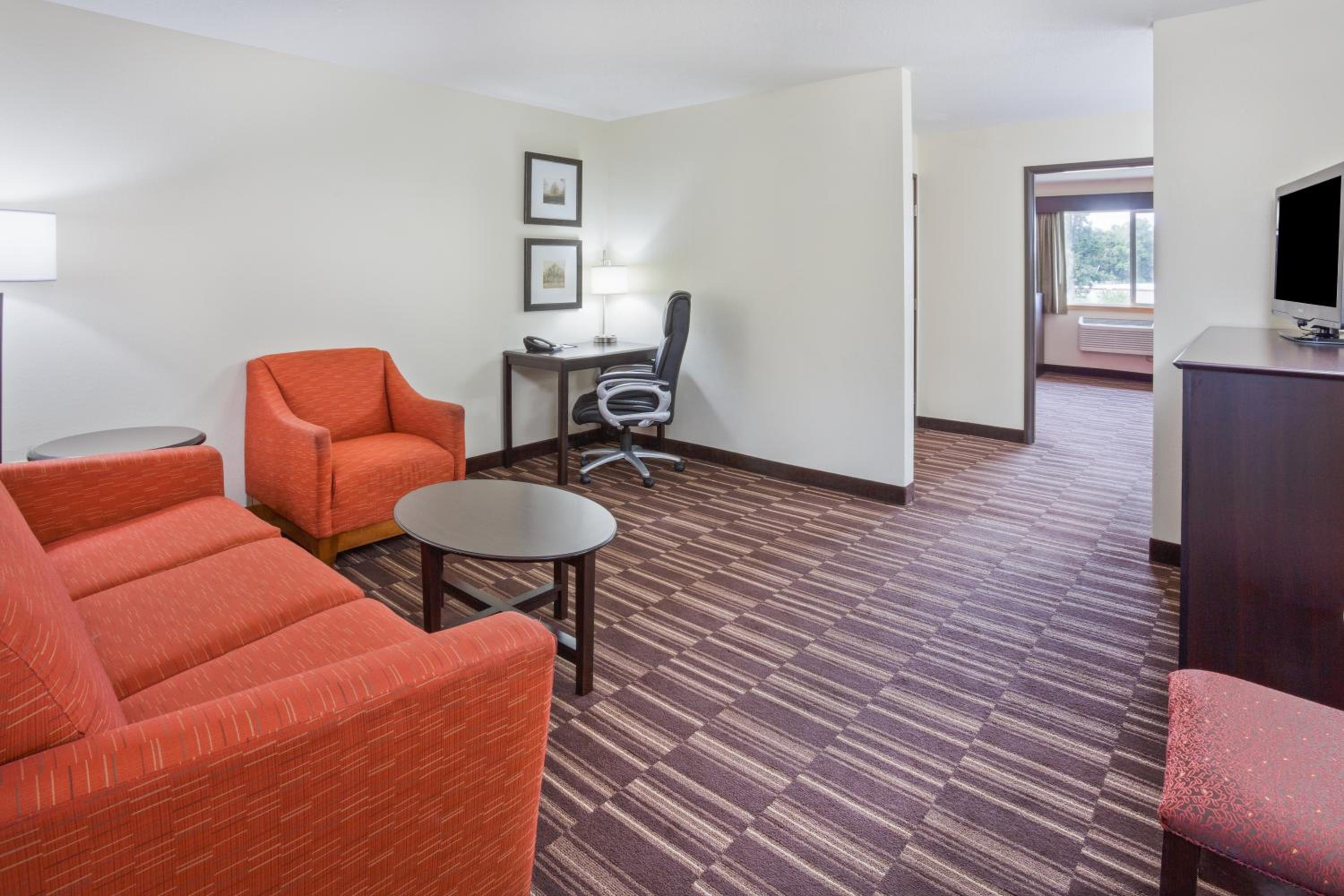 Suite with Two Queen Beds - Non-Smoking photo 2