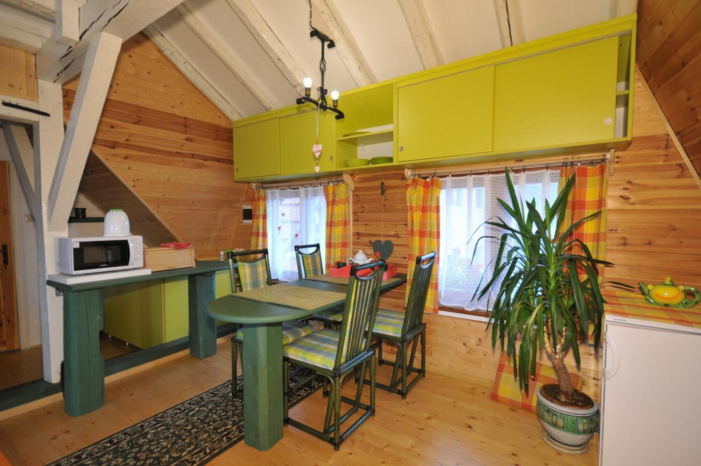 One-Bedroom Apartment with Balcony and Mountain View photo 2