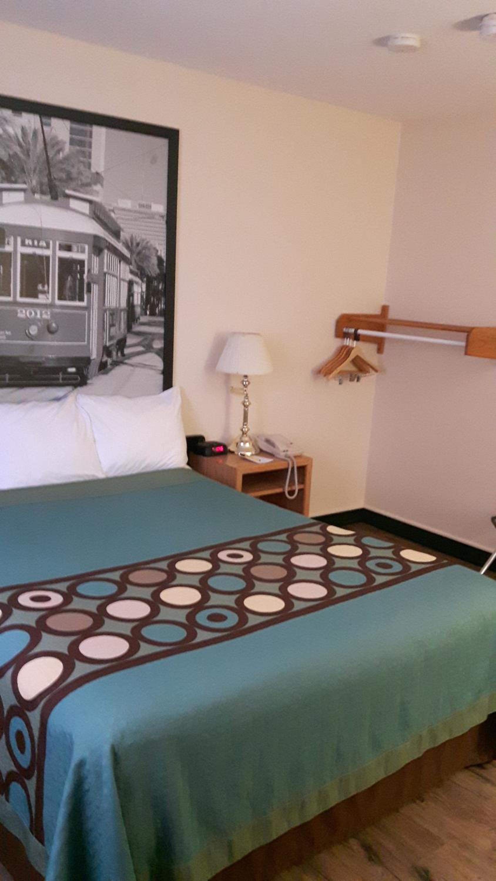Queen Room - Disability Access/Non-Smoking - Photo 6