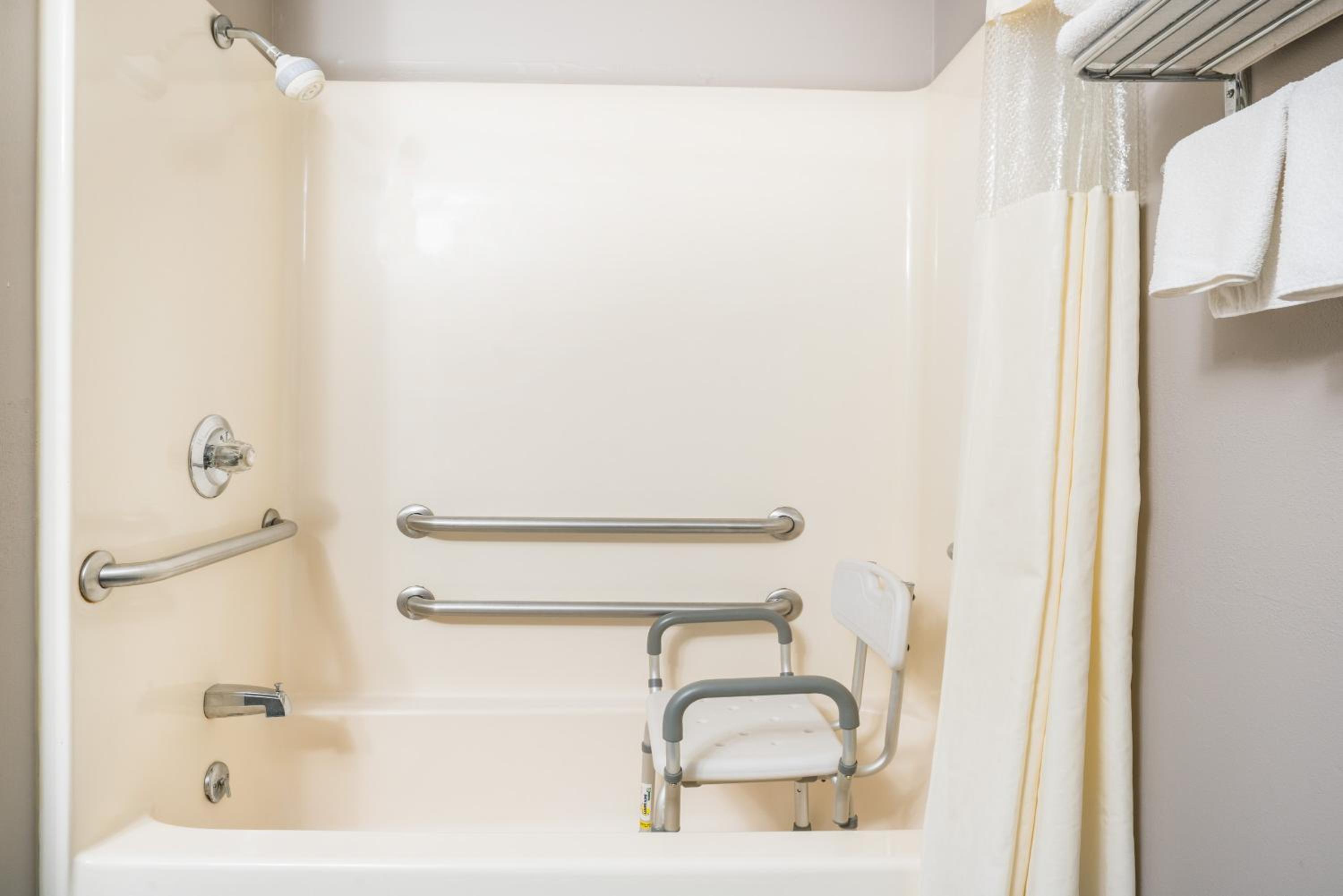 Queen Room - Mobility Access/Non-Smoking