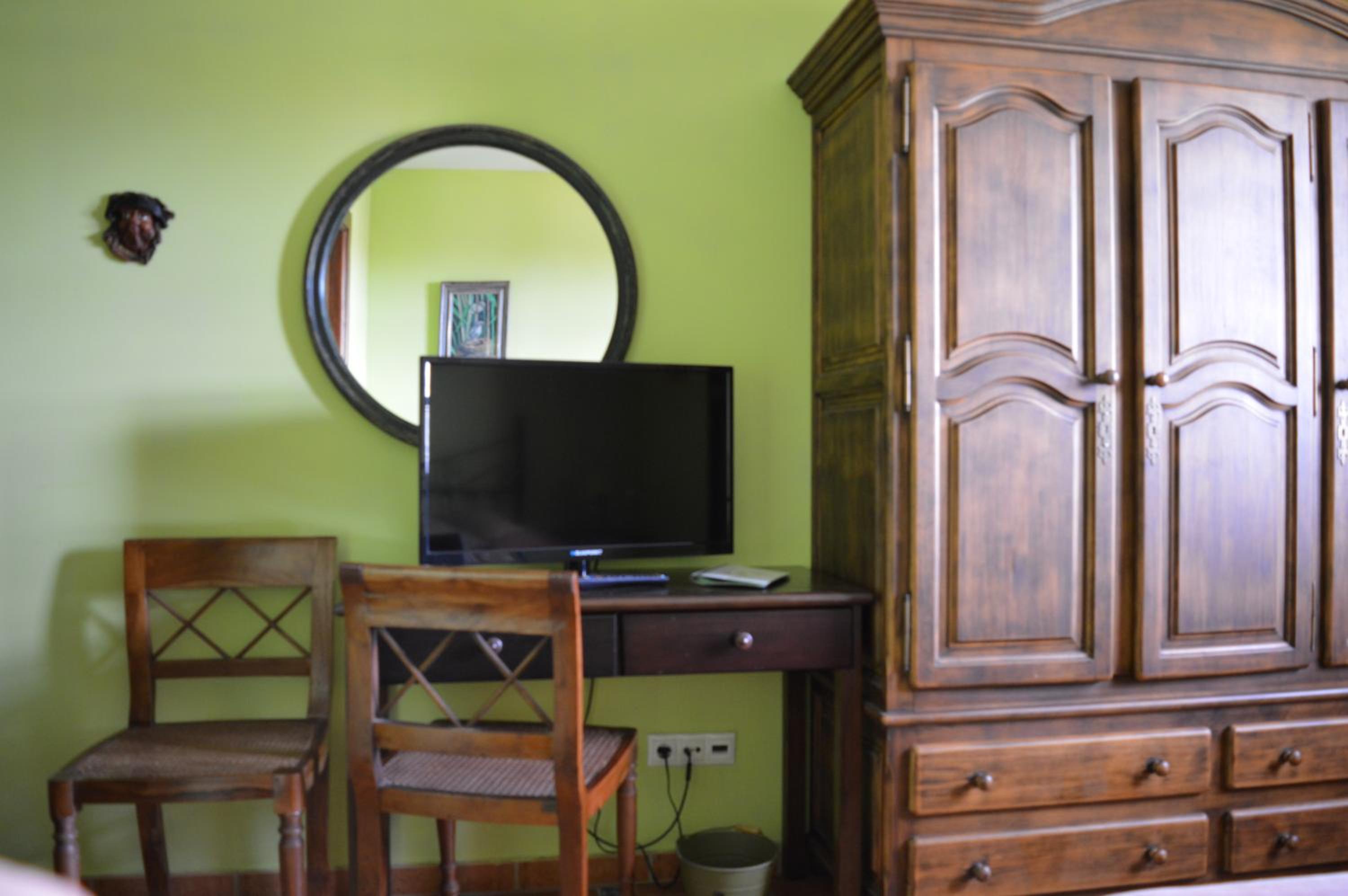 Queen Room with Garden View photo 2