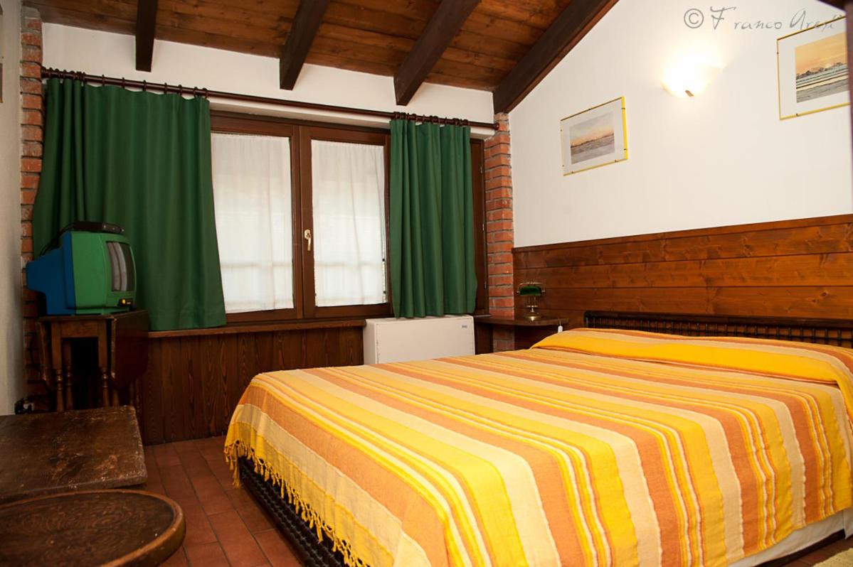Double or Twin Room with Private Bathroom photo 1