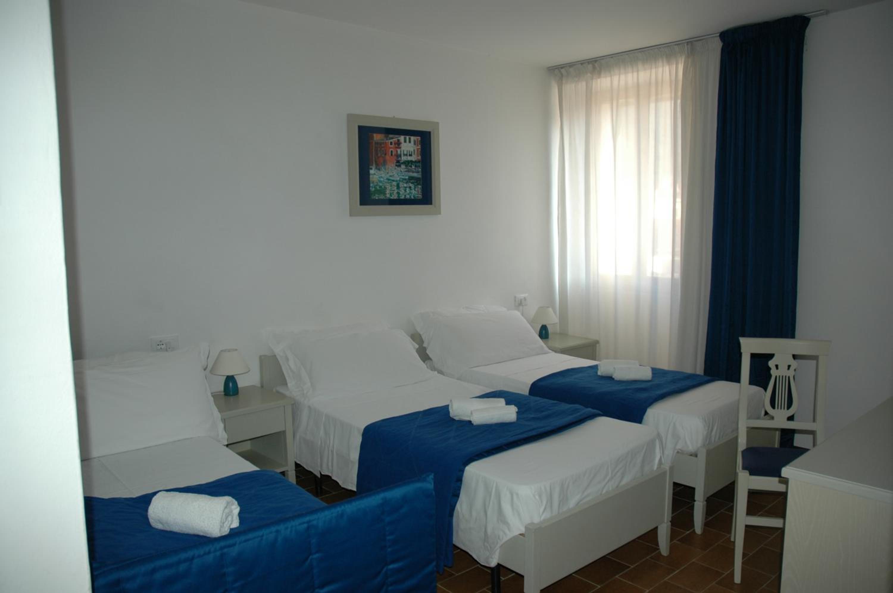 Double Room - Photo 17