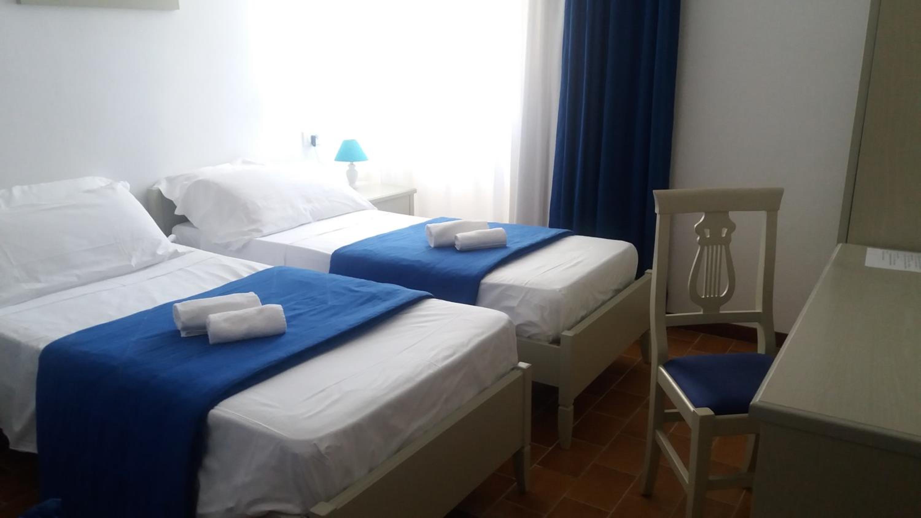 Double Room - Photo 25