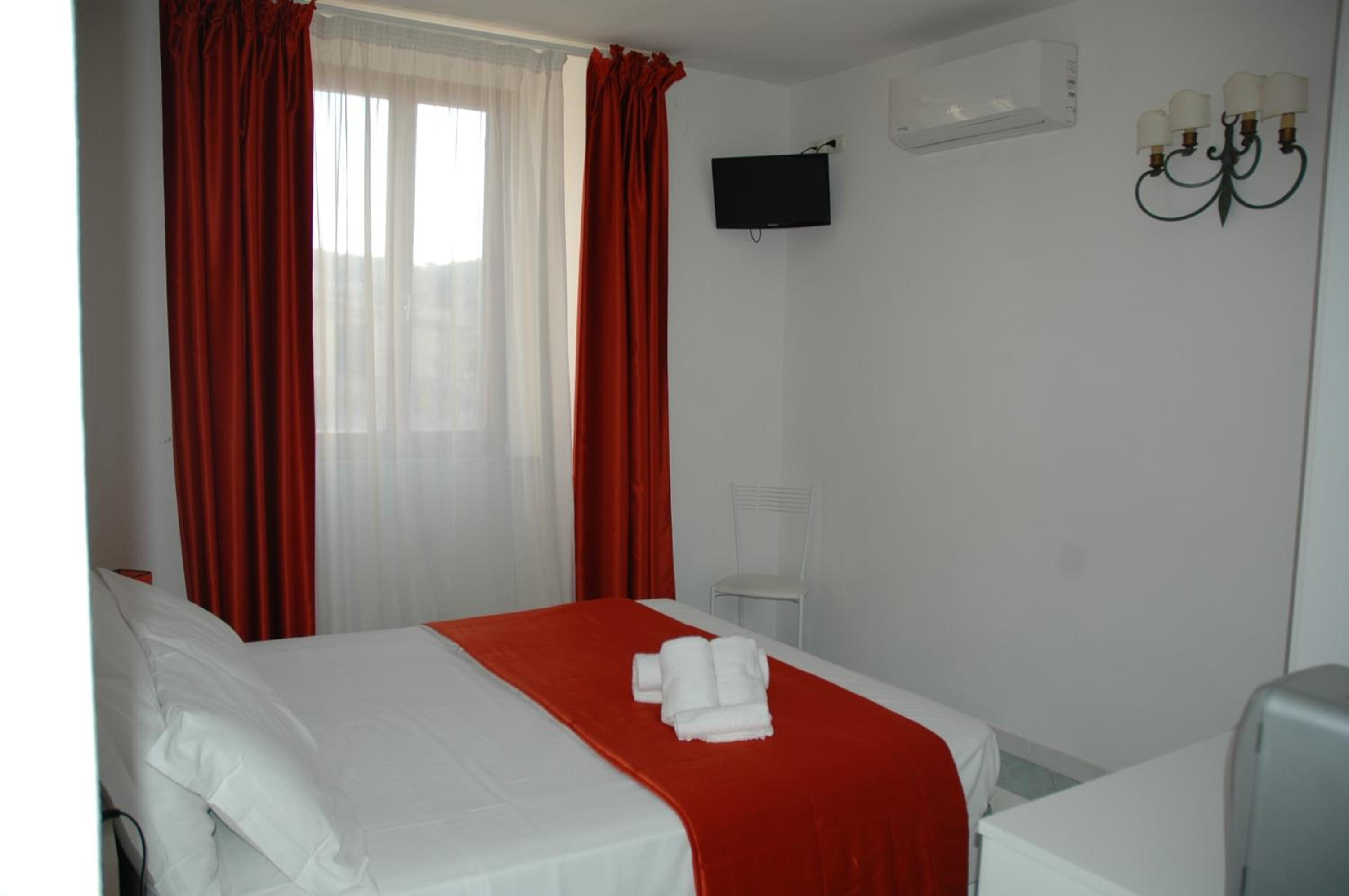 Double Room - Photo 14