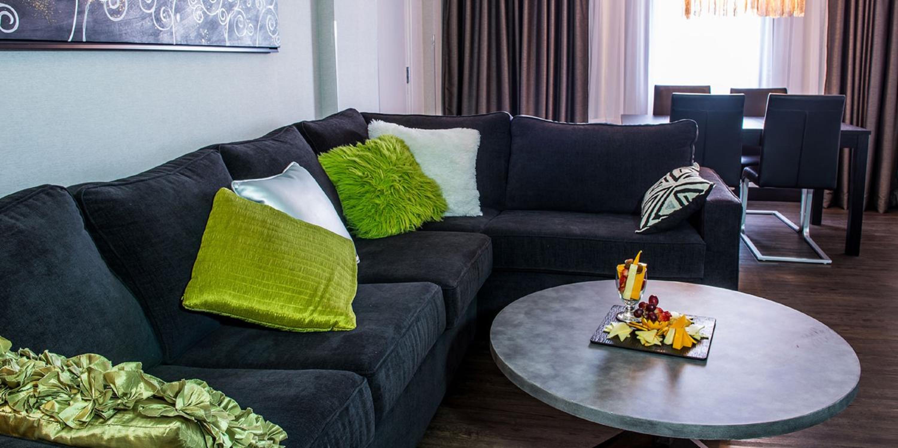 King Suite with Sofa Bed, Spa Bath and Living Room - Non-Smoking - Photo 10