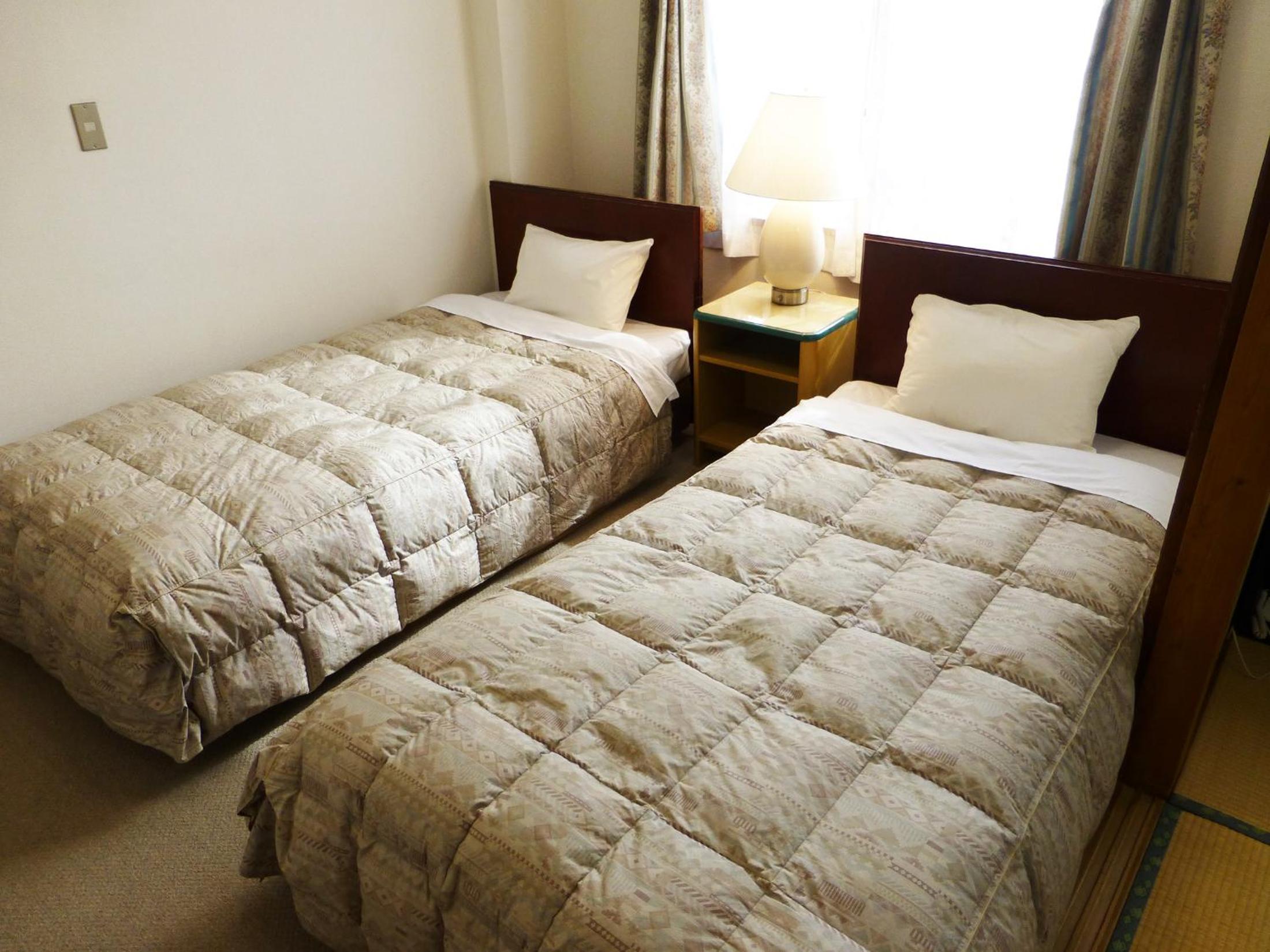 Twin Room with Tatami Area with Mt. Fuji View - Photo 12
