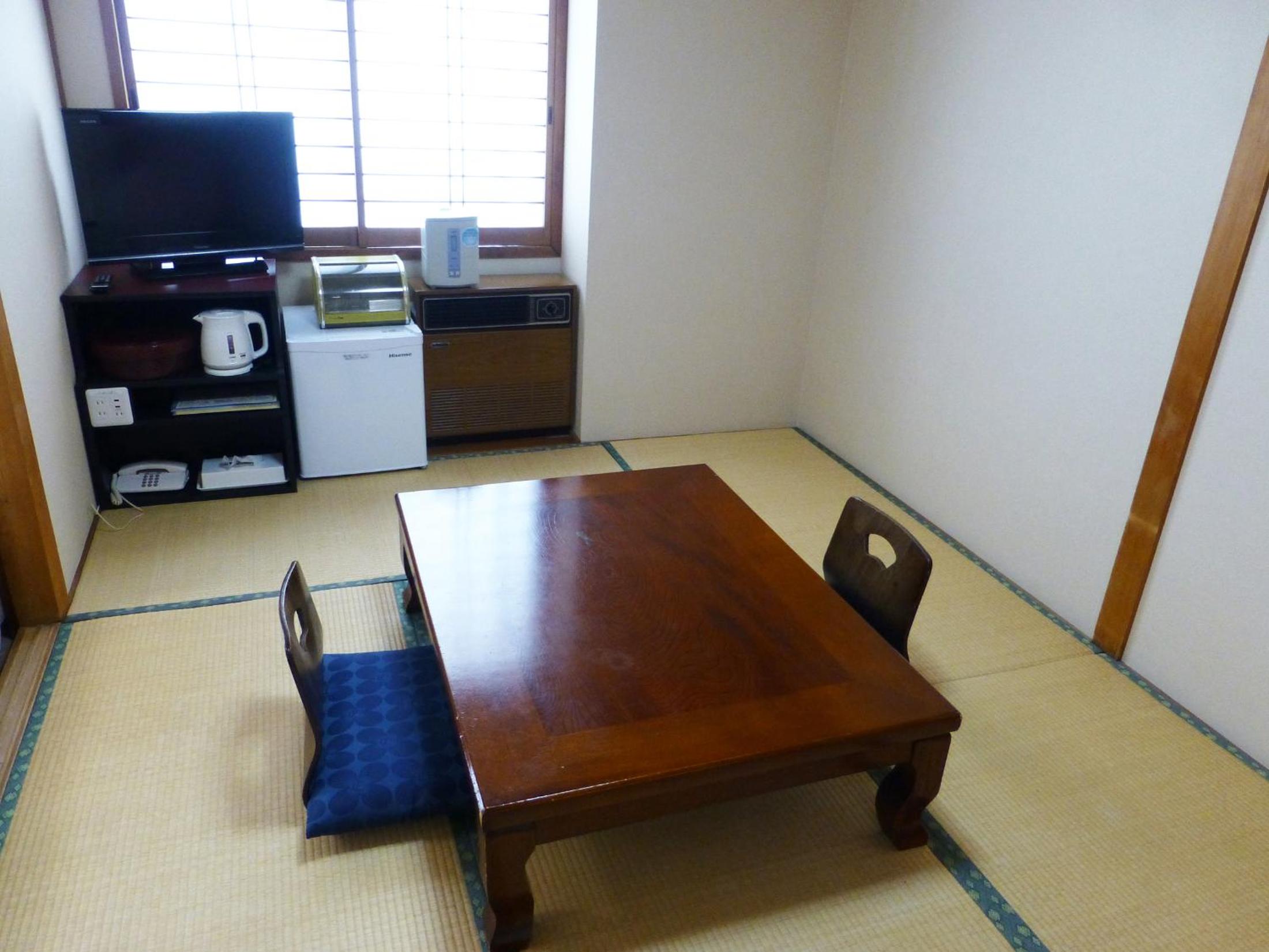 Twin Room with Tatami Area with Mt. Fuji View - Photo 11