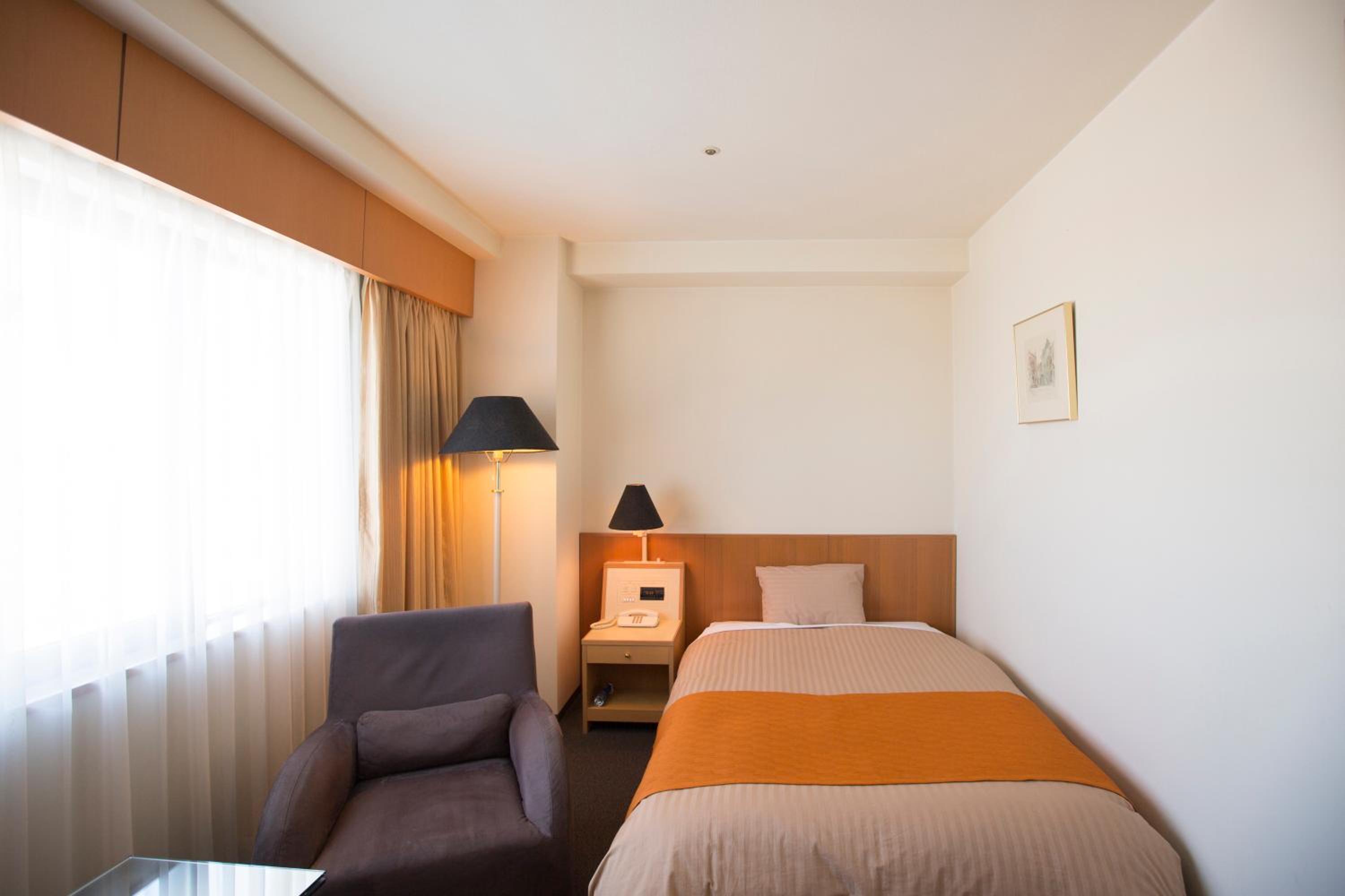 Standard Single Room - Smoking photo 2