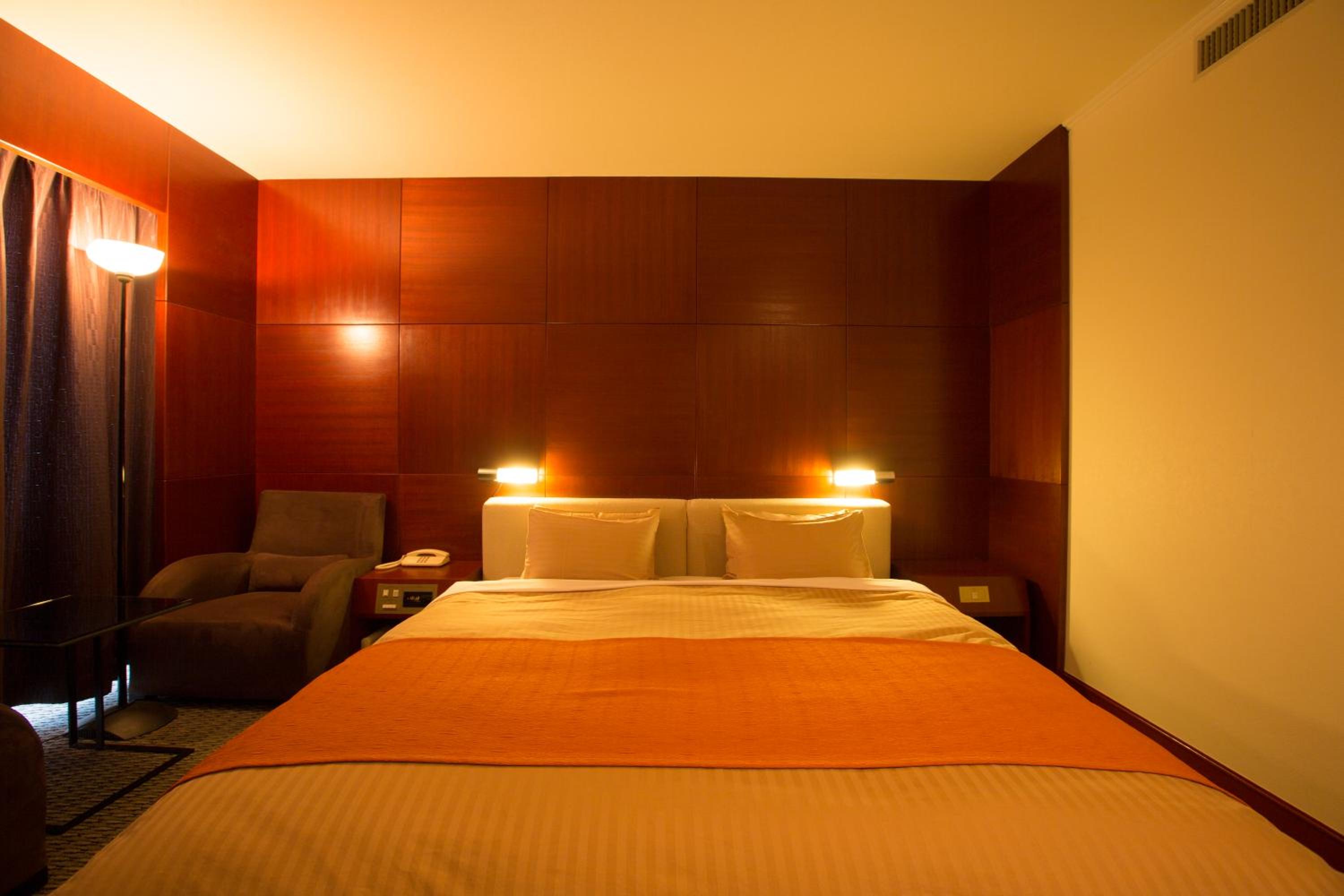 Suite with Mountain View